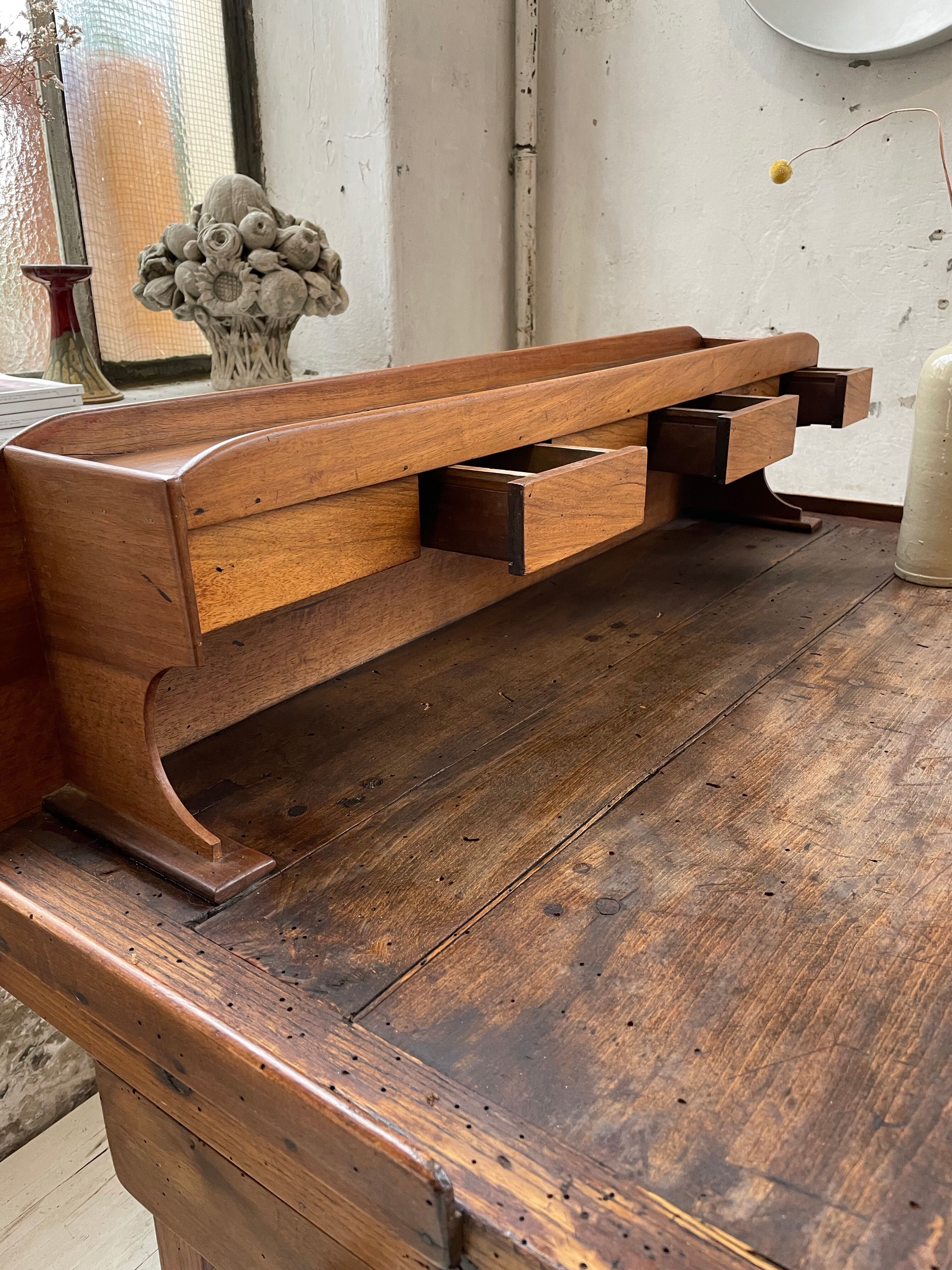 Establishment of jeweler XIXth oak