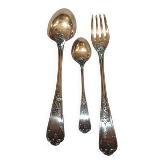 Silver metal cutlery set