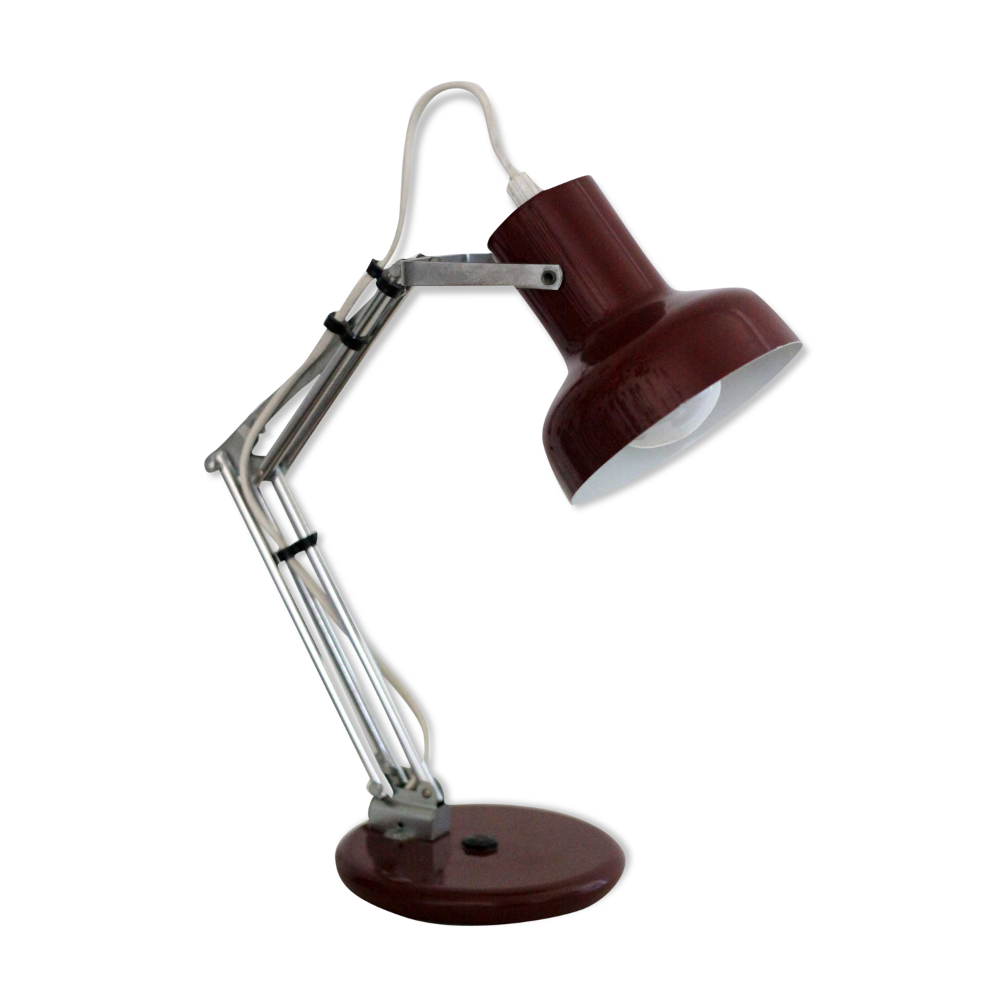 Articulated desk lamp