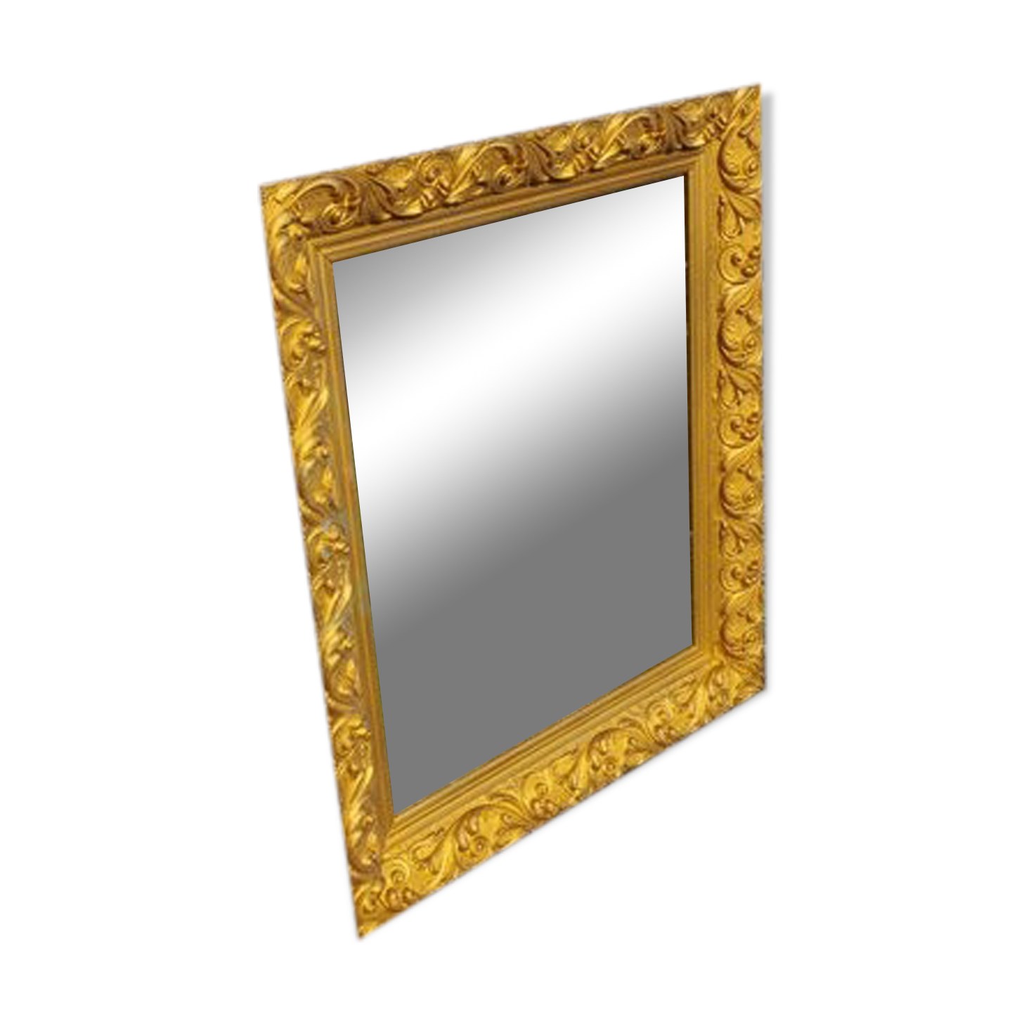 Wooden mirror decorated with gold from the 1920s
