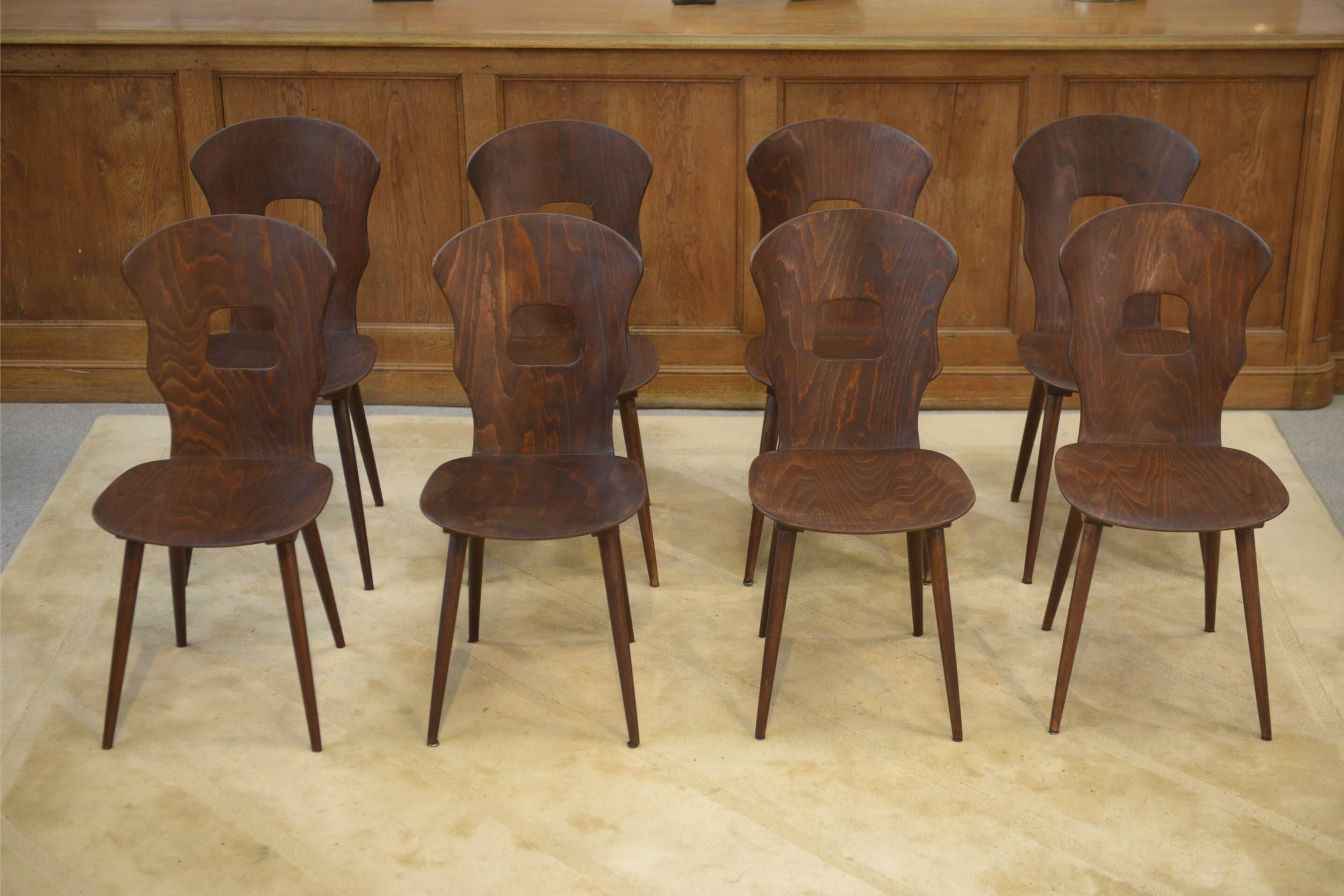 Ensemble de 8 chaises Baumann modèle “Gentiane” Henri Julien 1960’s