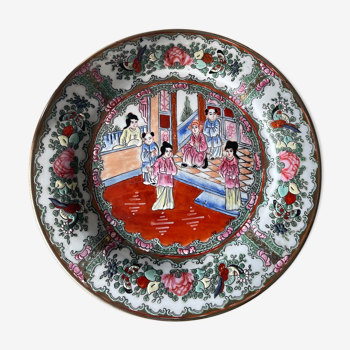 Ancient Chinese plate from the Qing Qianlong dynasty hand painted