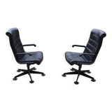 An eye-catching desk or conference chair designed by Richard Sapper. Manufactured by Knoll International in the USA around 1980.