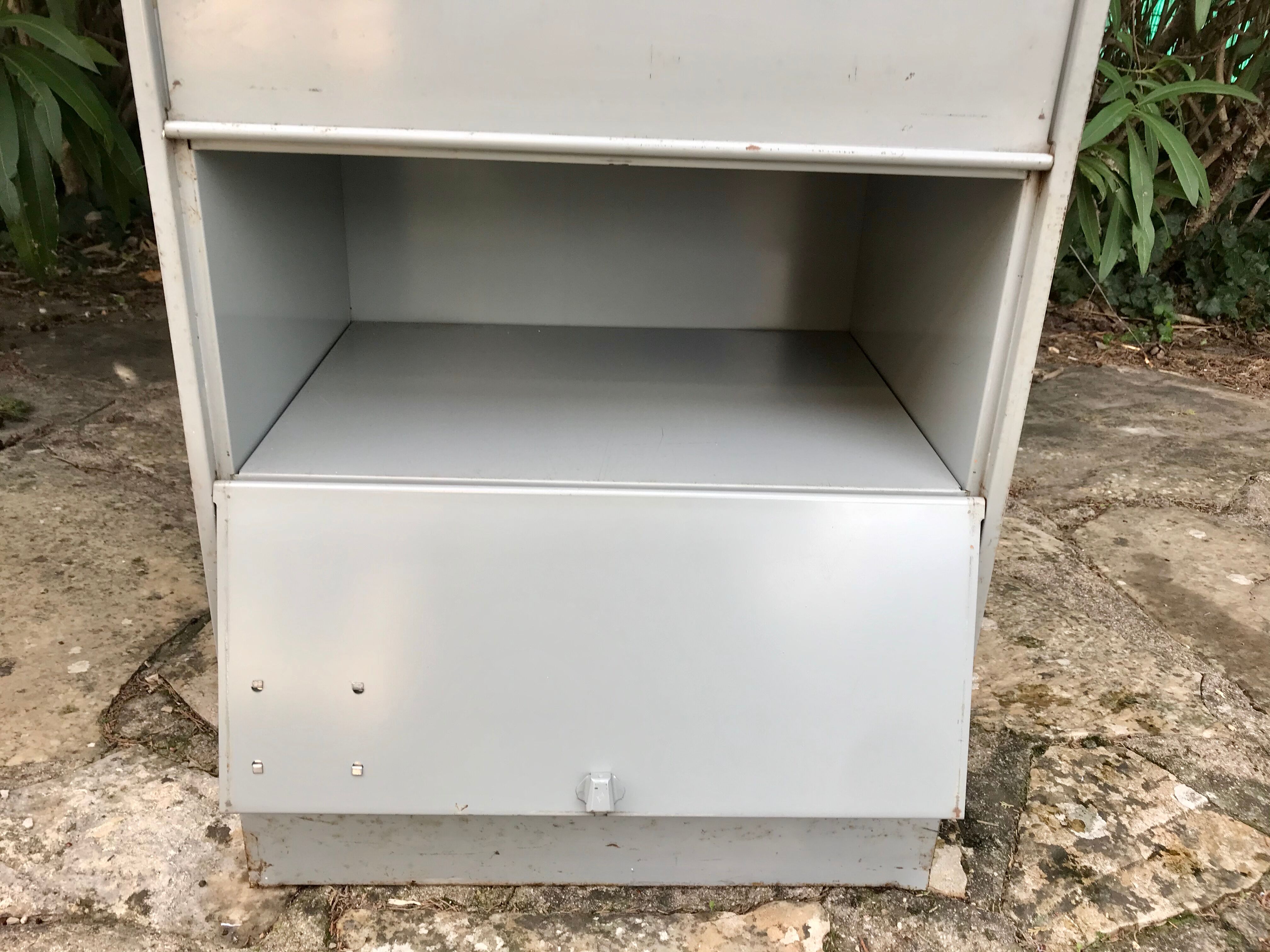 Vintage storage unit