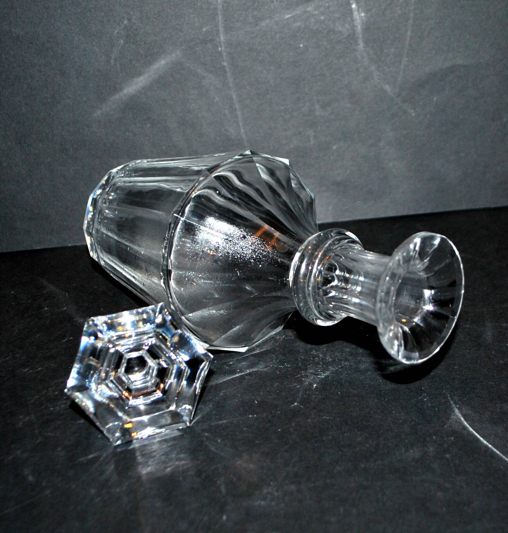 BACCARAT Antique liqueur carafe in cut crystal with flat ribs 1840