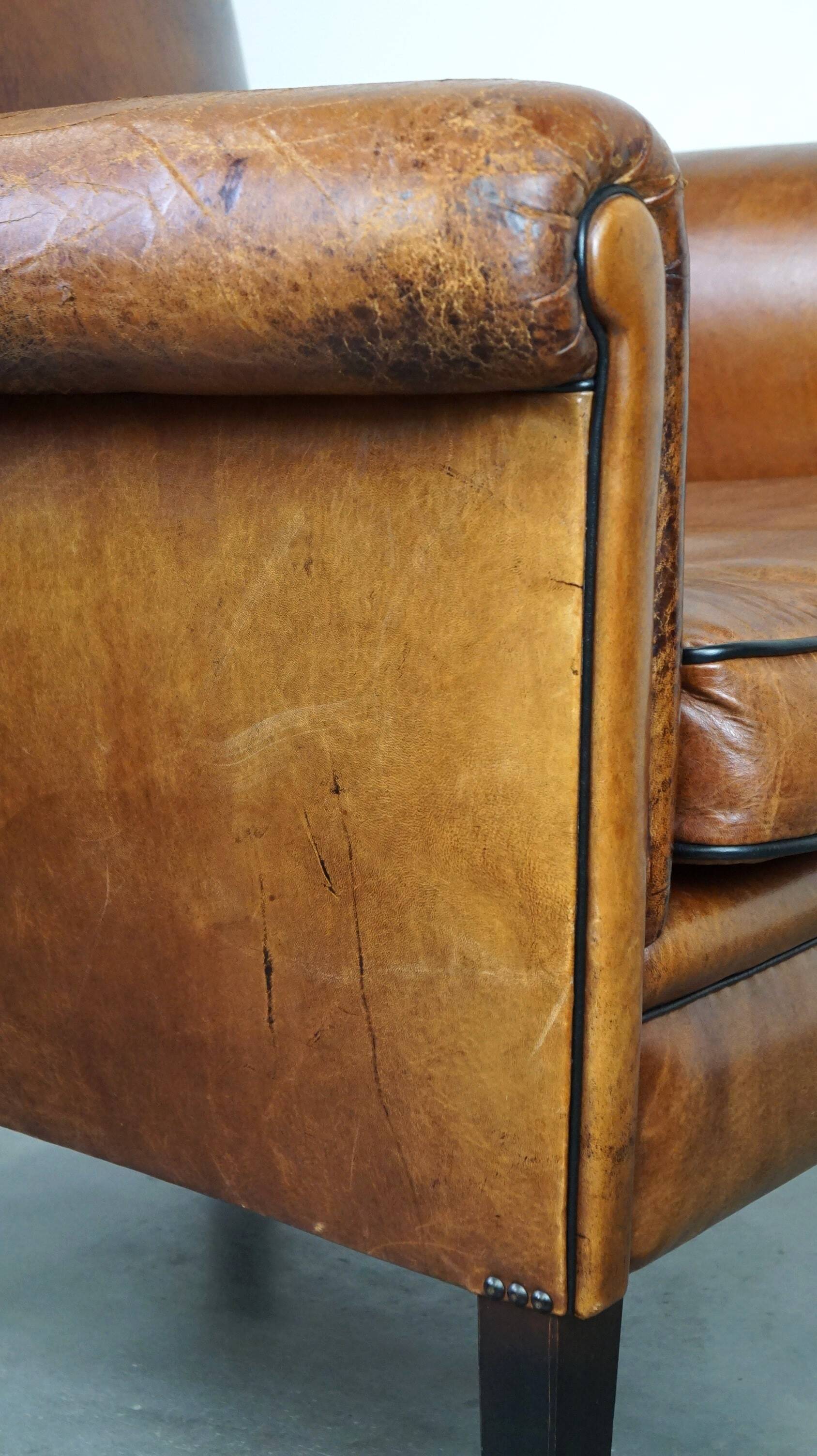 Vintage sheep leather armchair/design armchair with a beautiful look