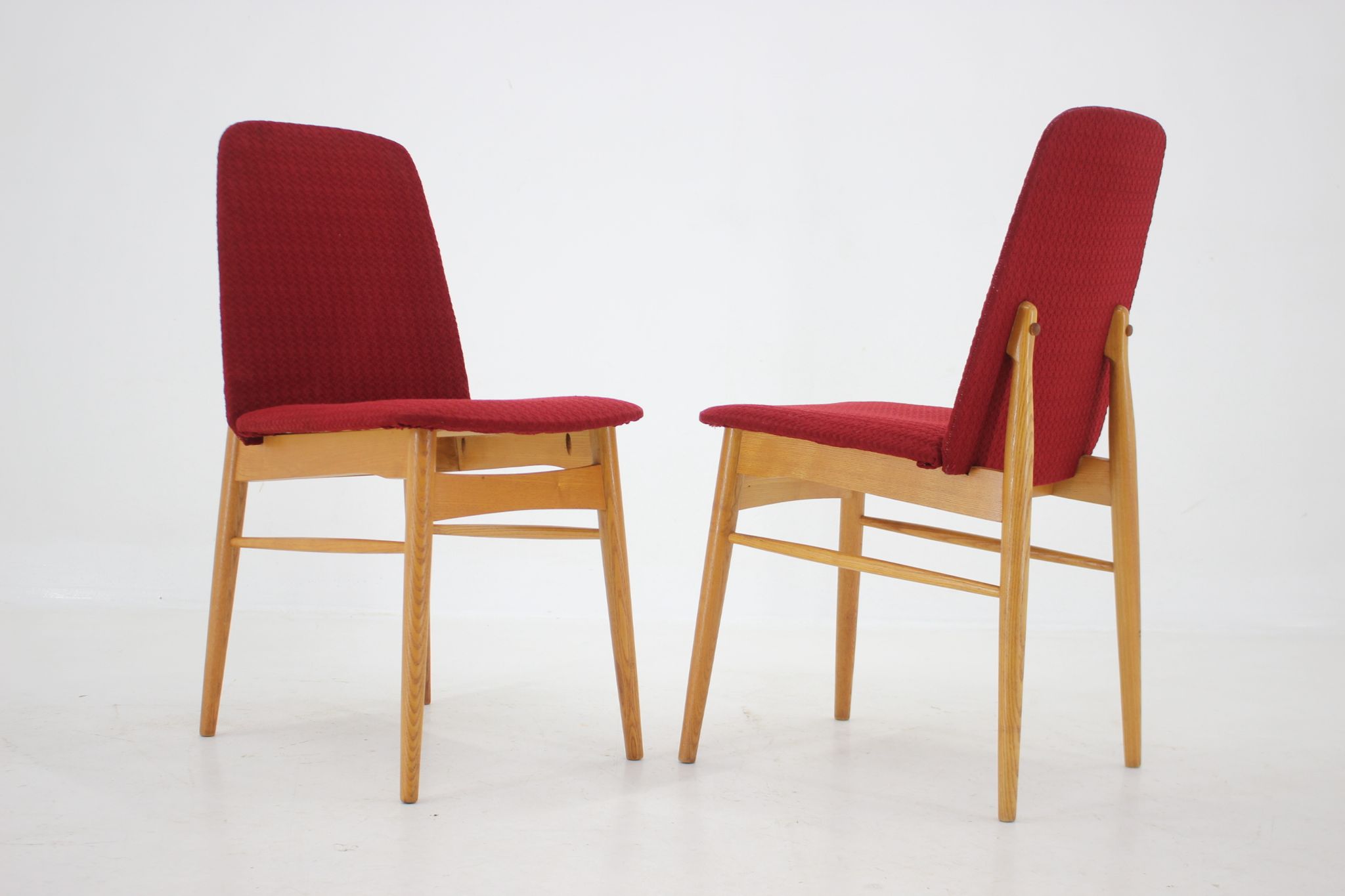 Ensemble de 6 chaises de salle à manger en frêne des années 1960, Tchécoslovaquie