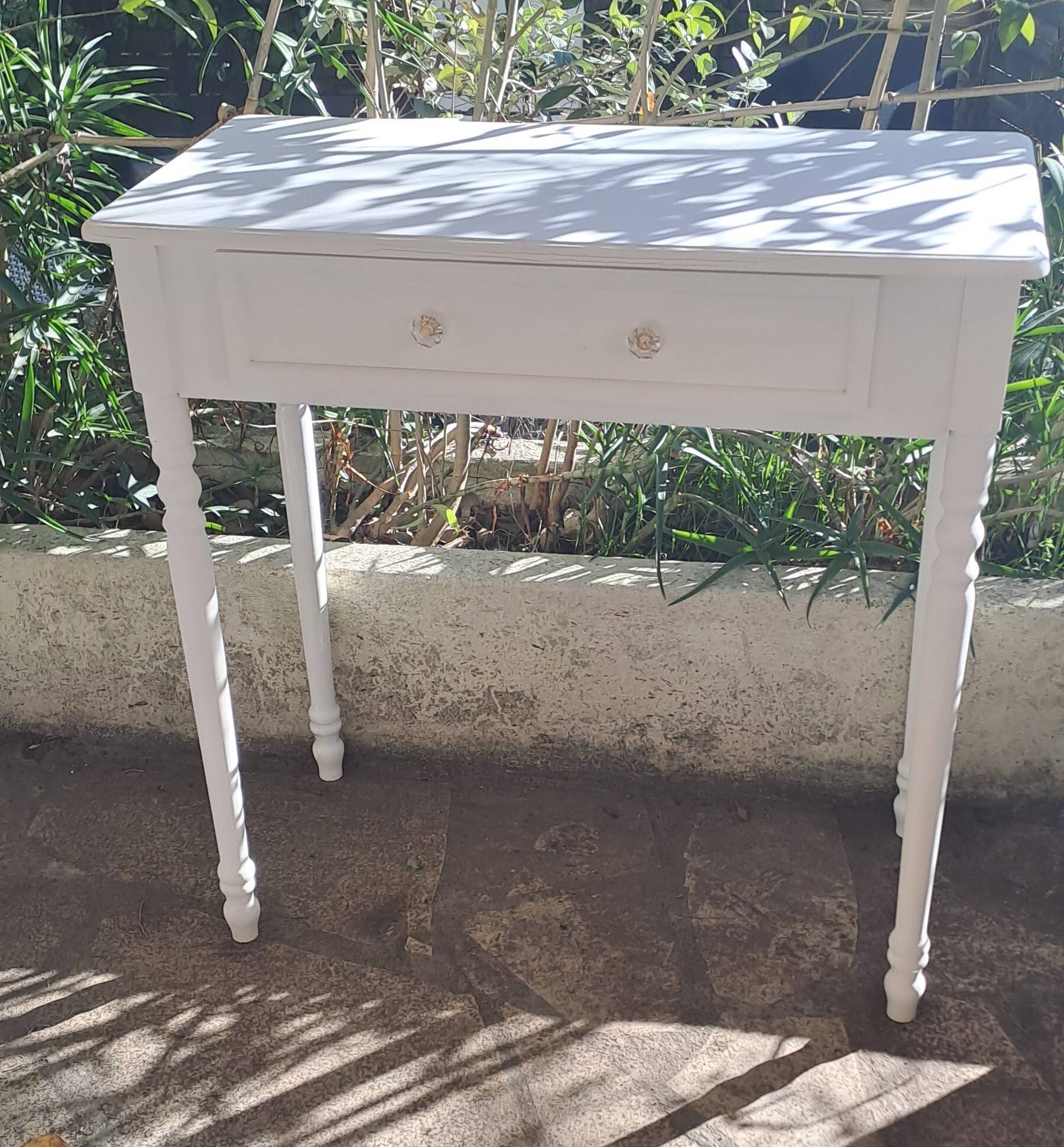 Current dressing table console in white painted wood with one drawer