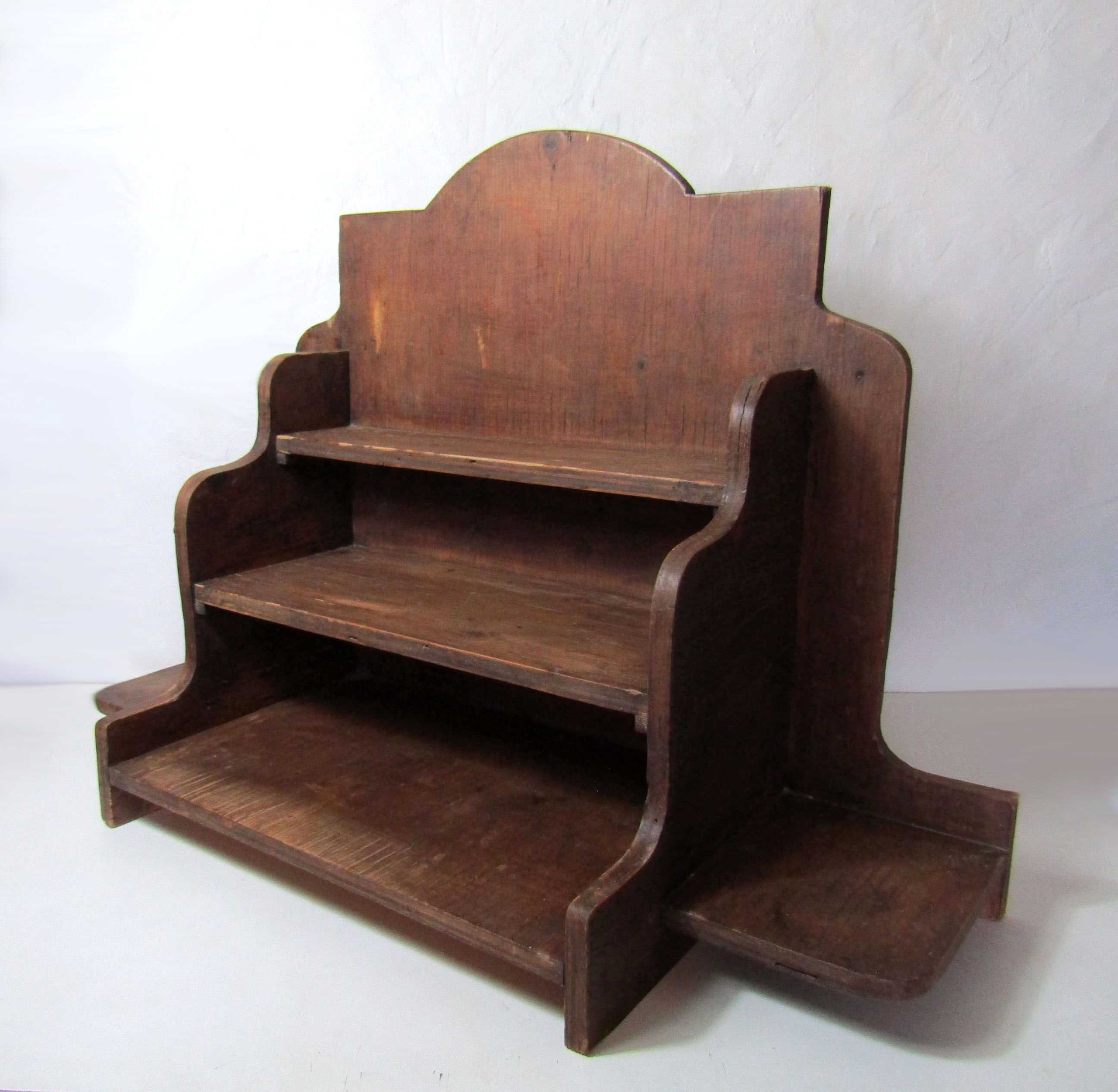 Ancienne étagère en bois format atypique