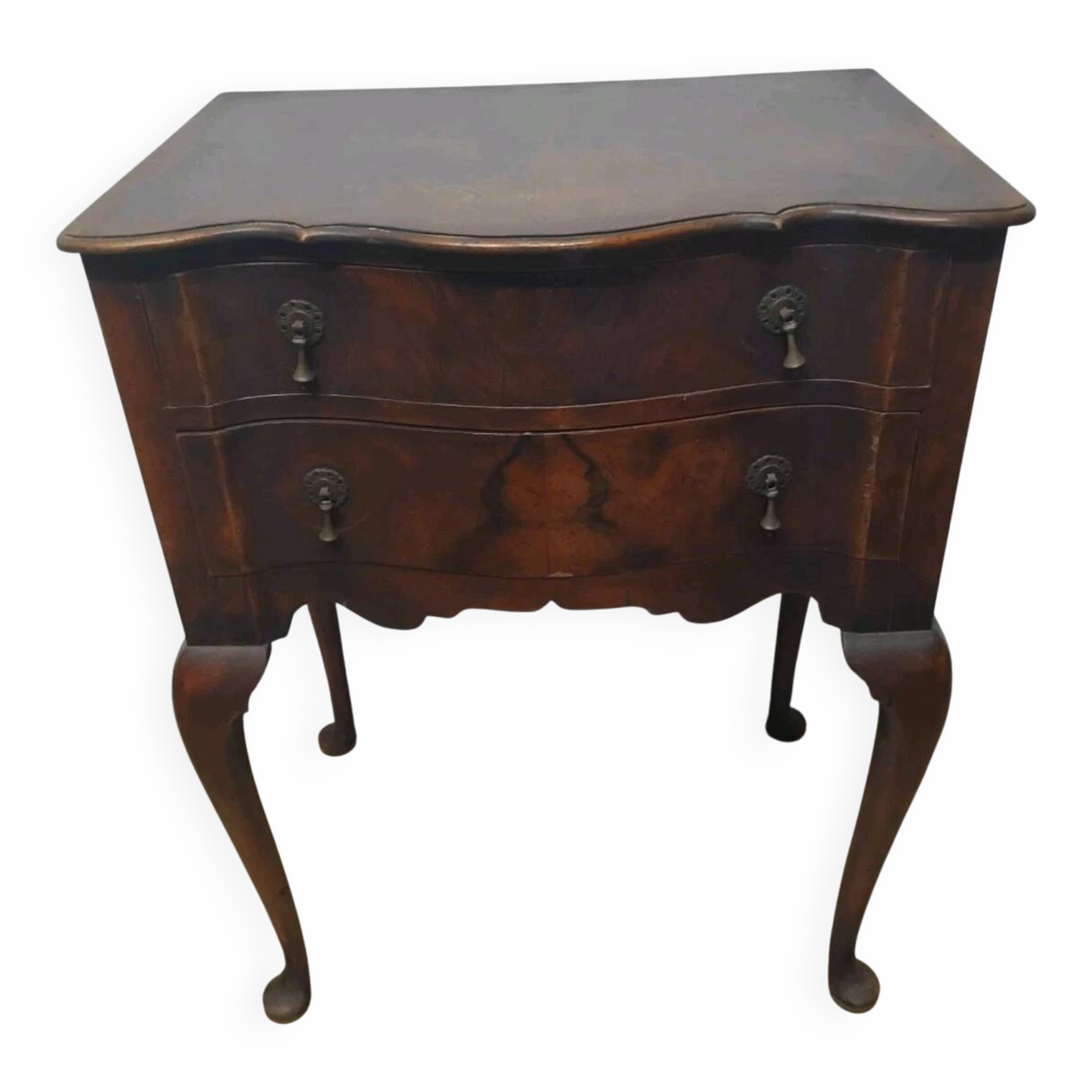 Commode galbée ancienne
