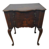 Commode galbée ancienne