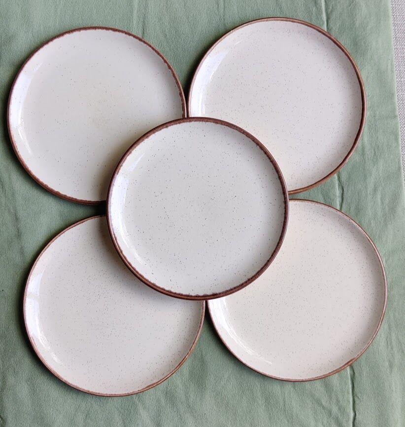 Lot of five flat sandstone plates