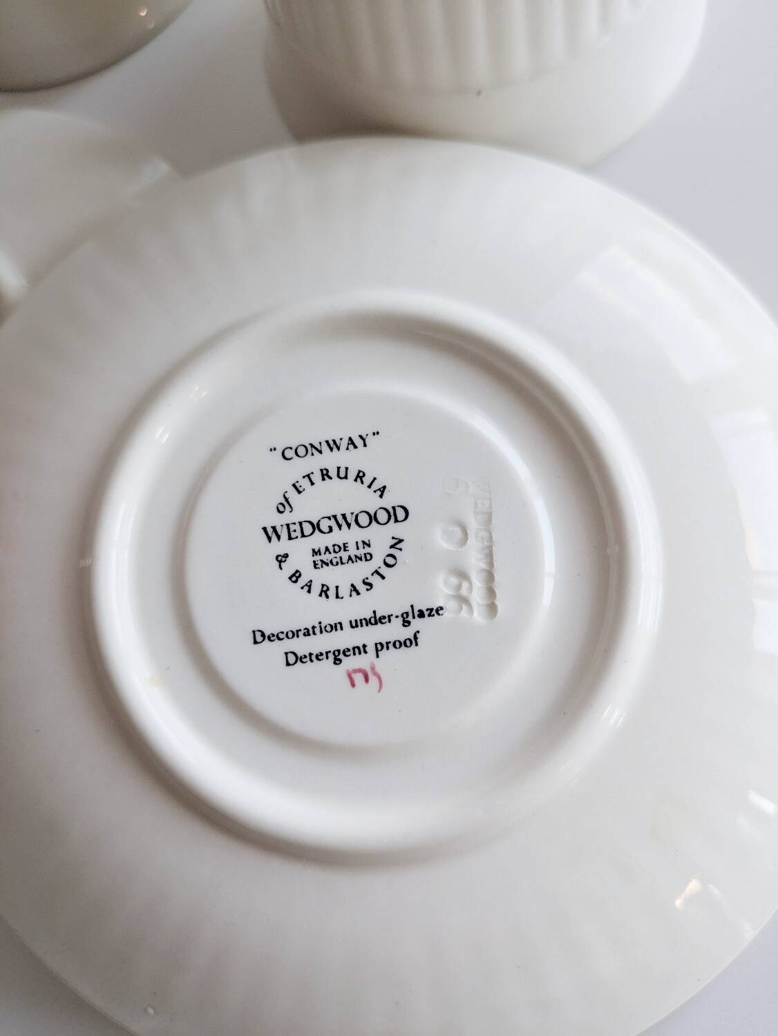 2 vintage '60 Wedgwood mugs. Conway model.