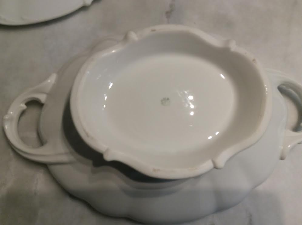 Porcelain soupière
