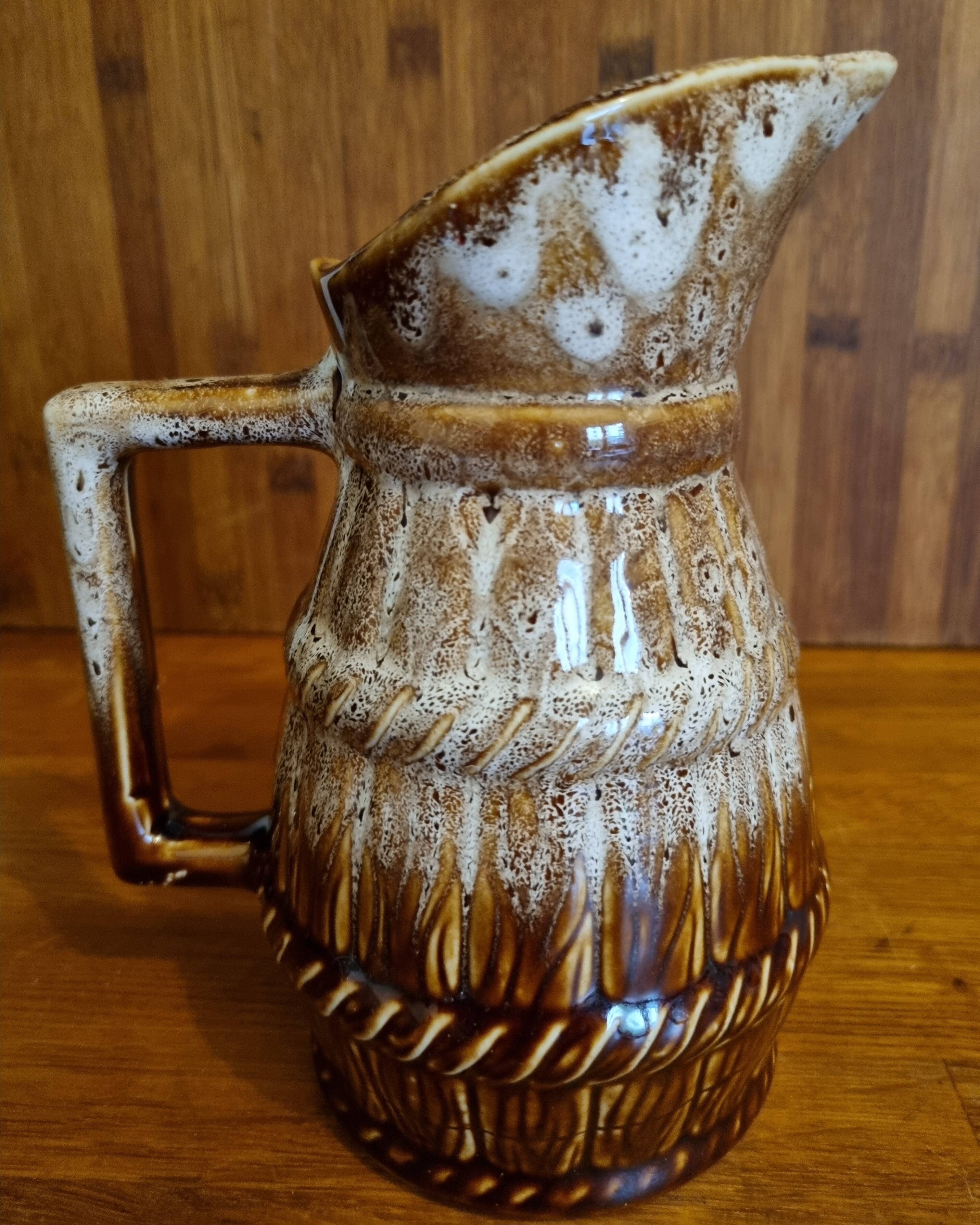 Vintage barrel-shaped pitcher 75cl