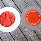 6 compartmentalized plates in red enamelled sandstone