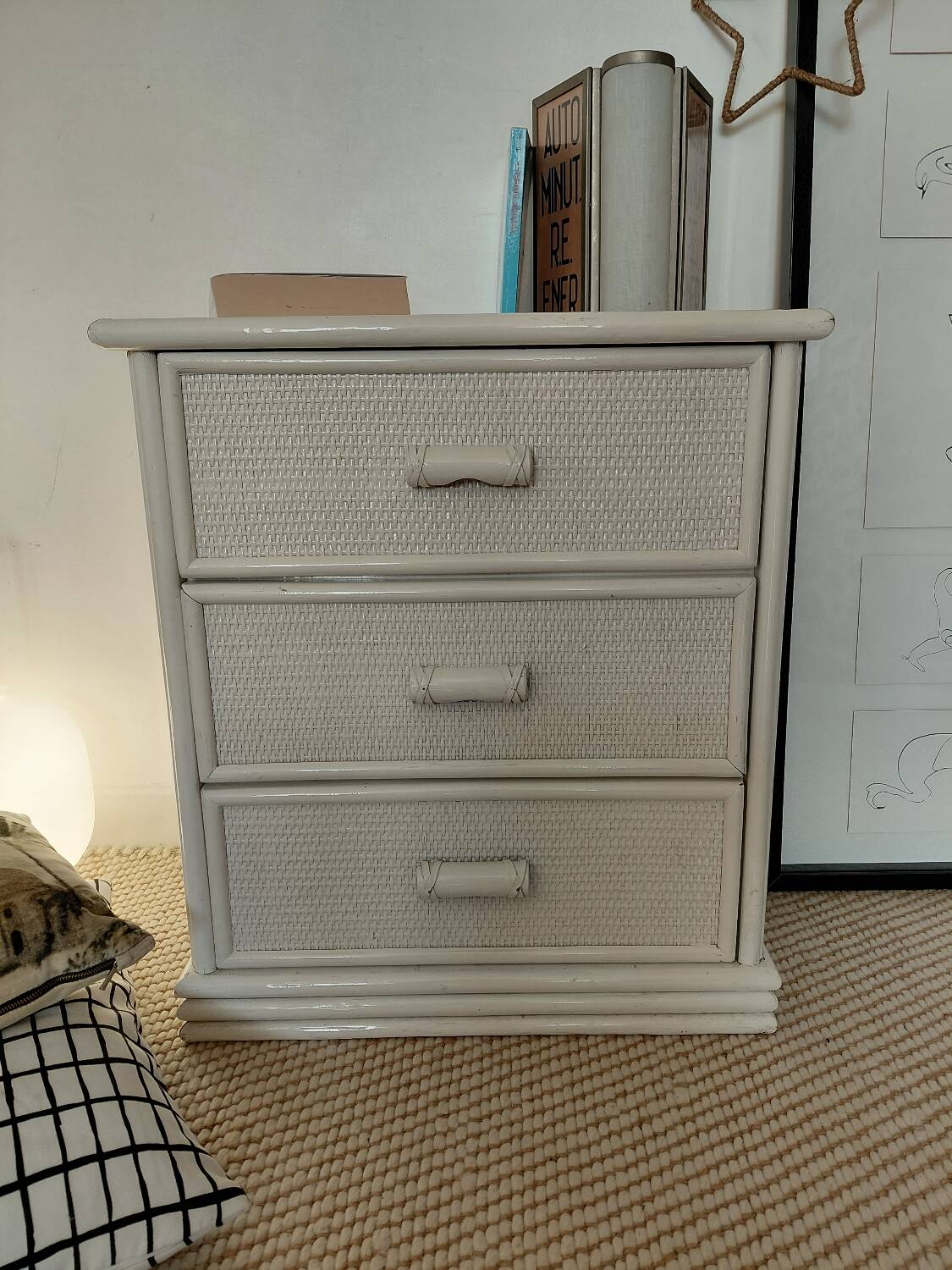 Vintage cane chest of drawers with 3 drawers - white patinated wood - seaside spirit