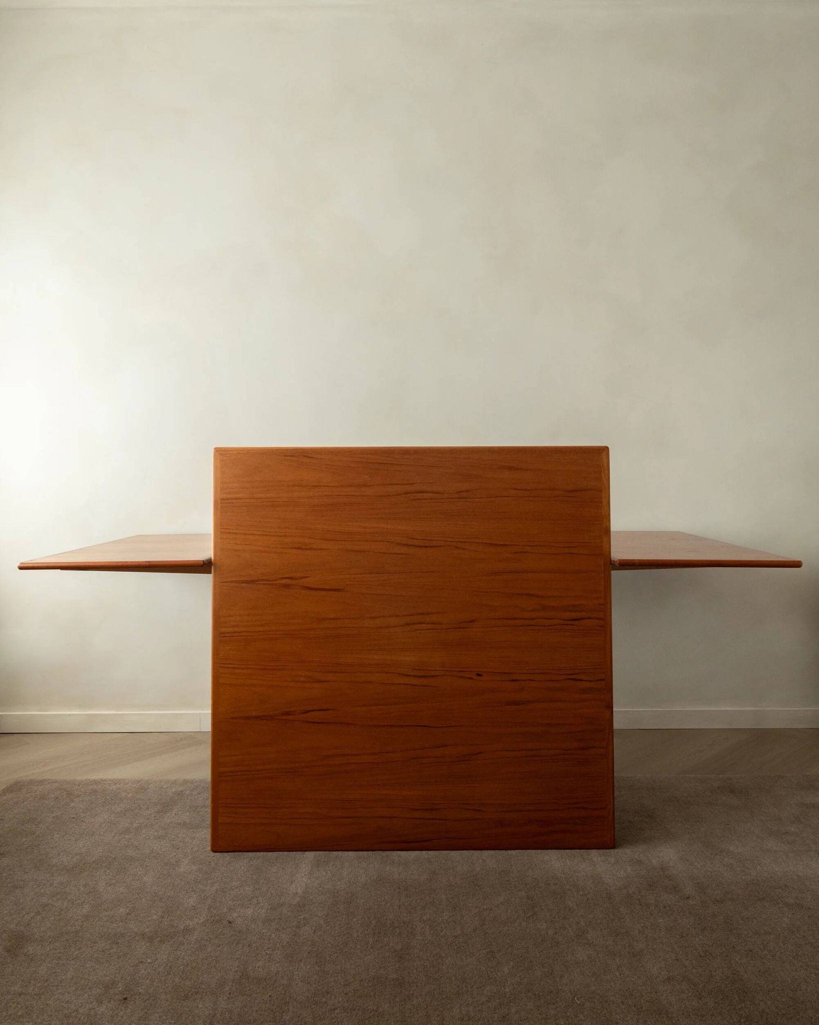 Table à manger extensible en teck moderne danois modèle 24 par Ansager Møbler années 1960.