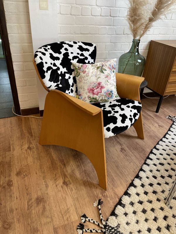 Fauteuil design Federico Giner motif peau de vache