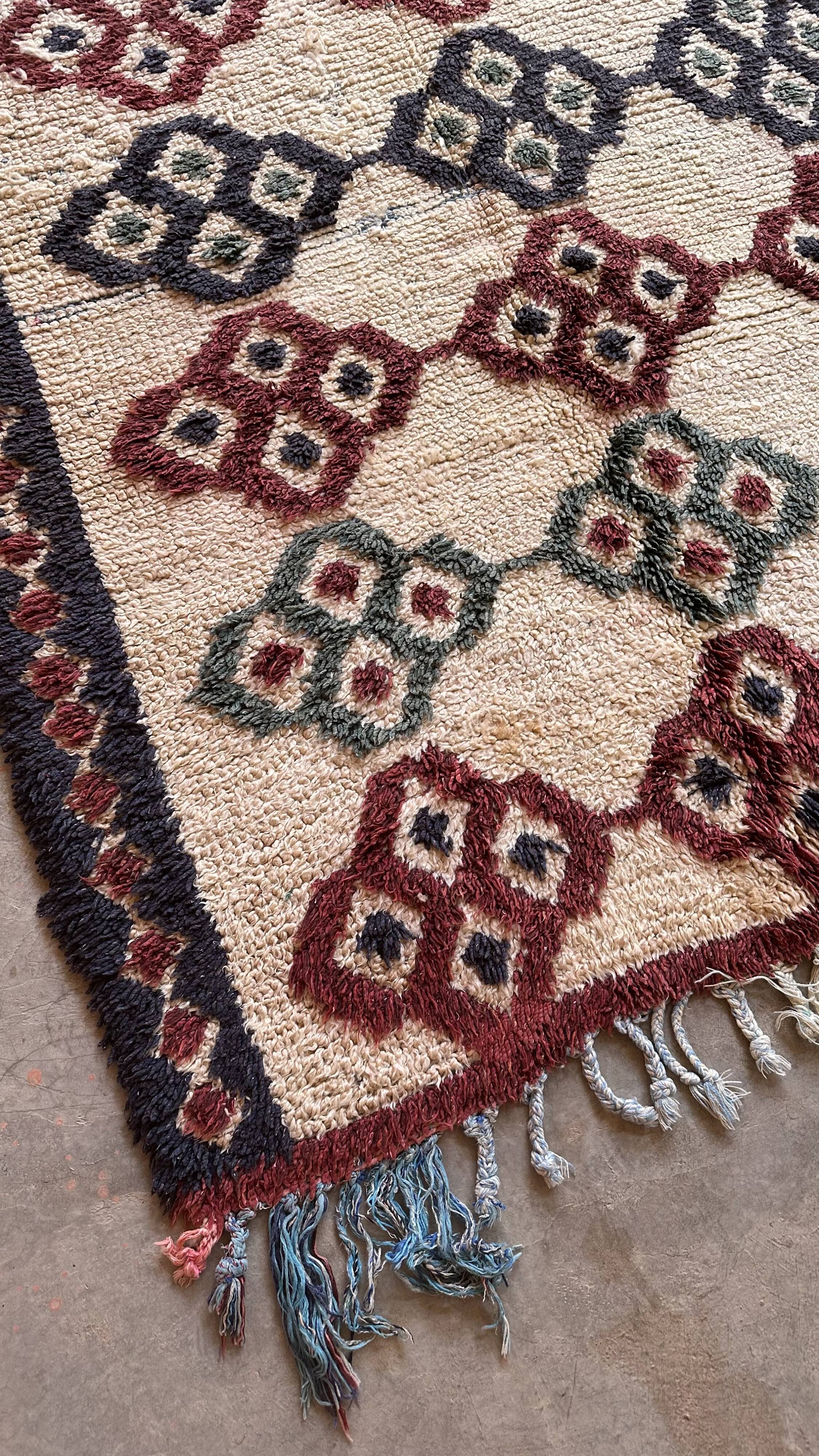 Colorful Moroccan rug Boujad - 263 x 135 cm