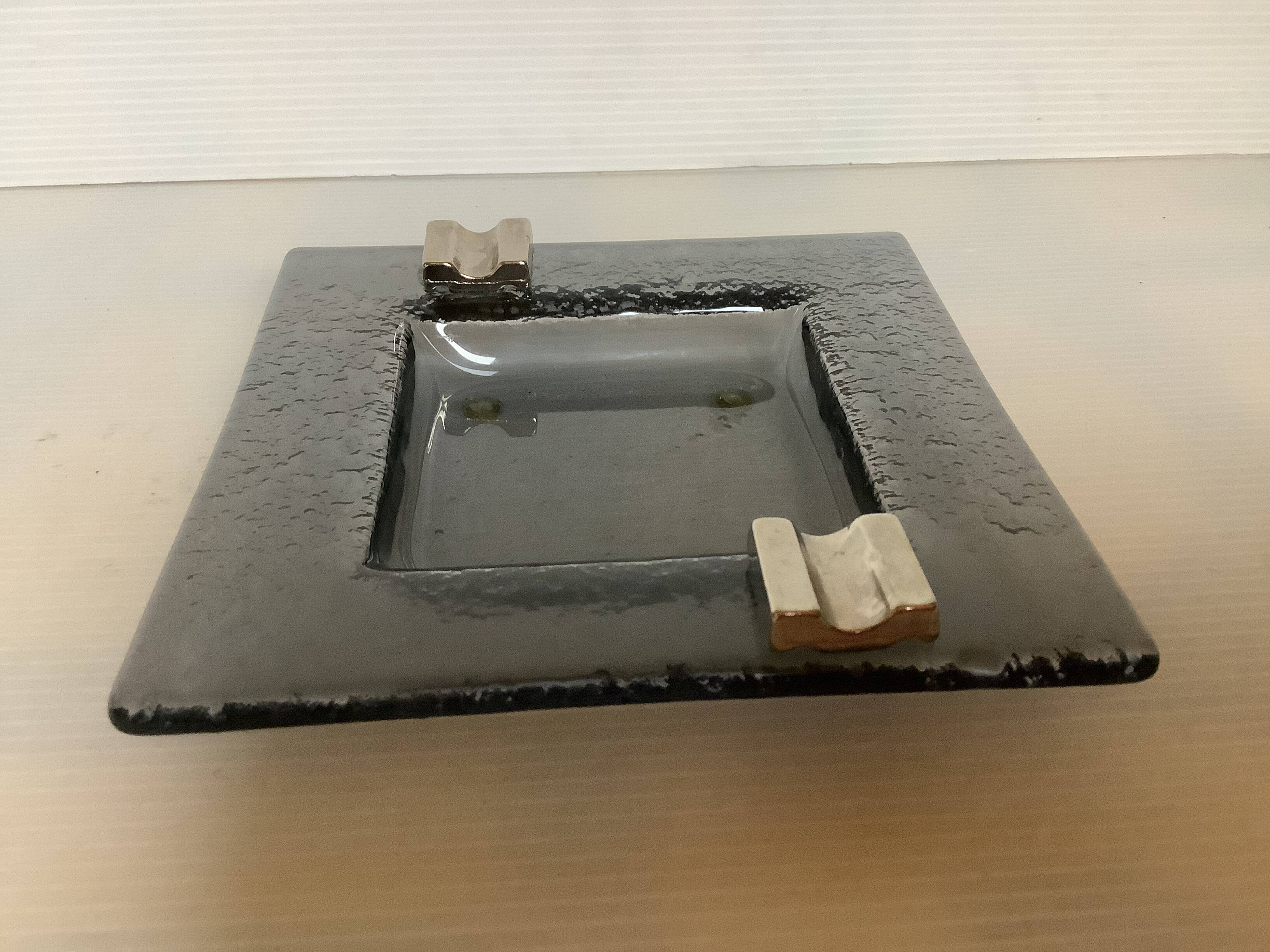 Square ashtray in glass and metal