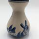 Vase en céramique bleue