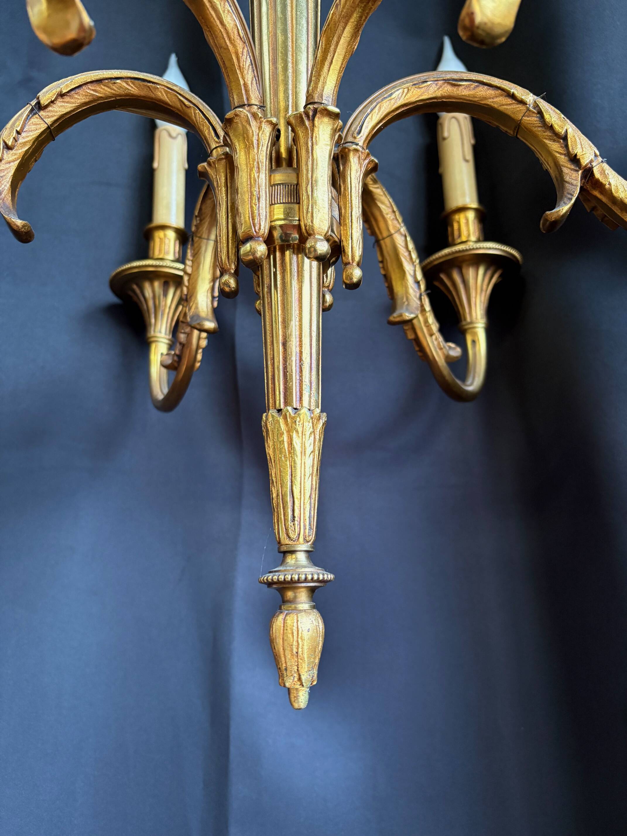 Louis XIV chandelier in gilded bronze – 6 light arms