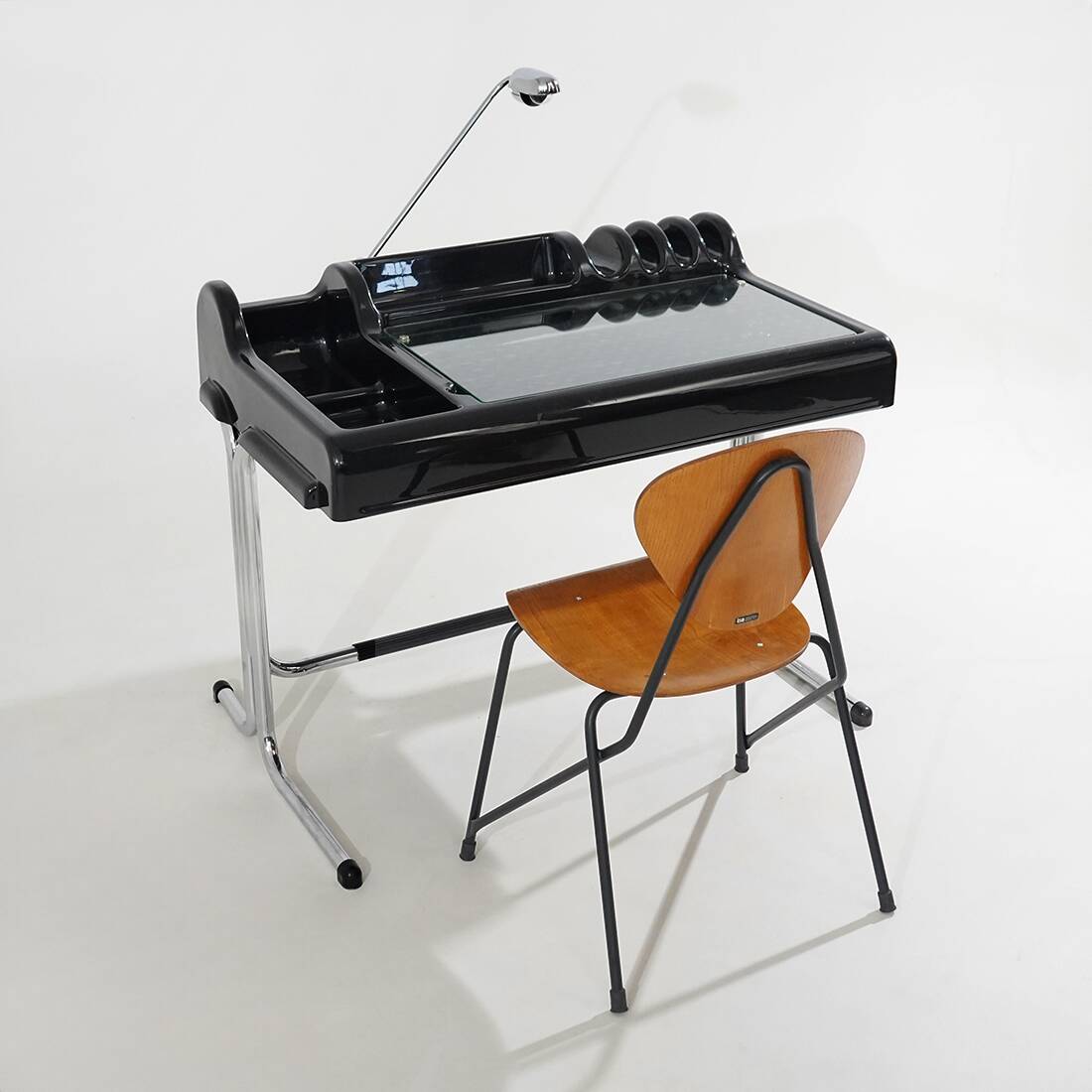 Desk with lamp by Vittorio Parigi and Nani Prina for Molteni, 1970s