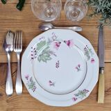Composition de 6 assiettes plates en porcelaine