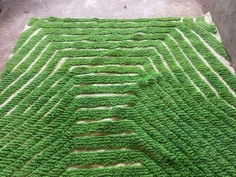 Handmade traditional natural wool rug green size 150 x 250 cm