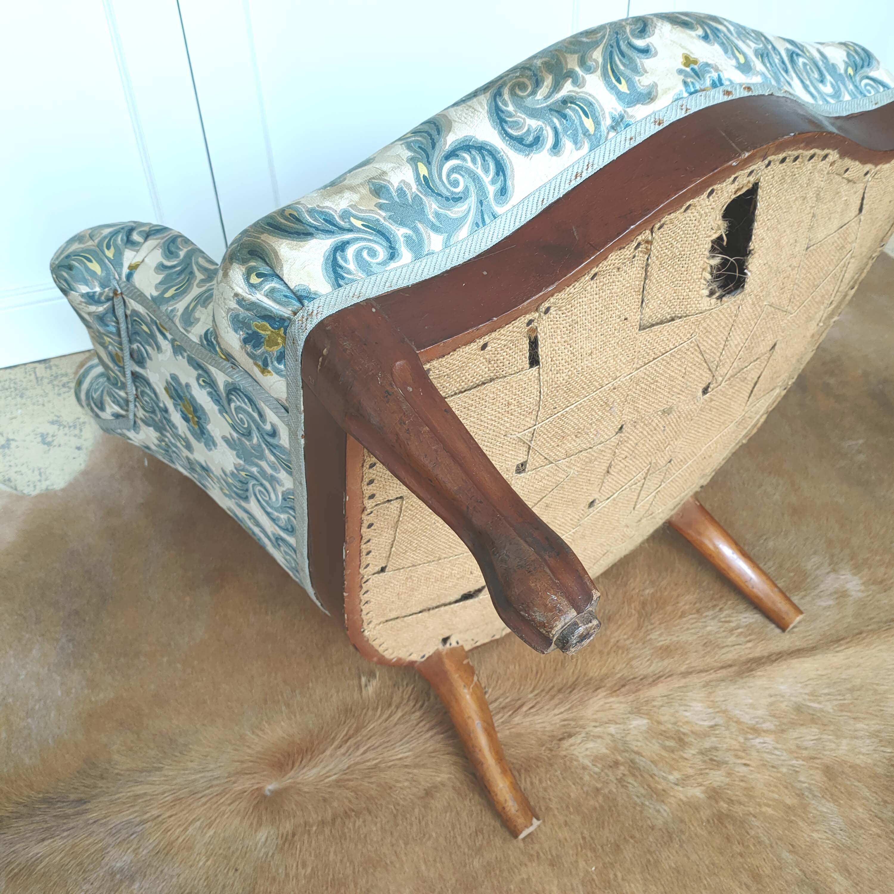 Chair padded toad floral patterns