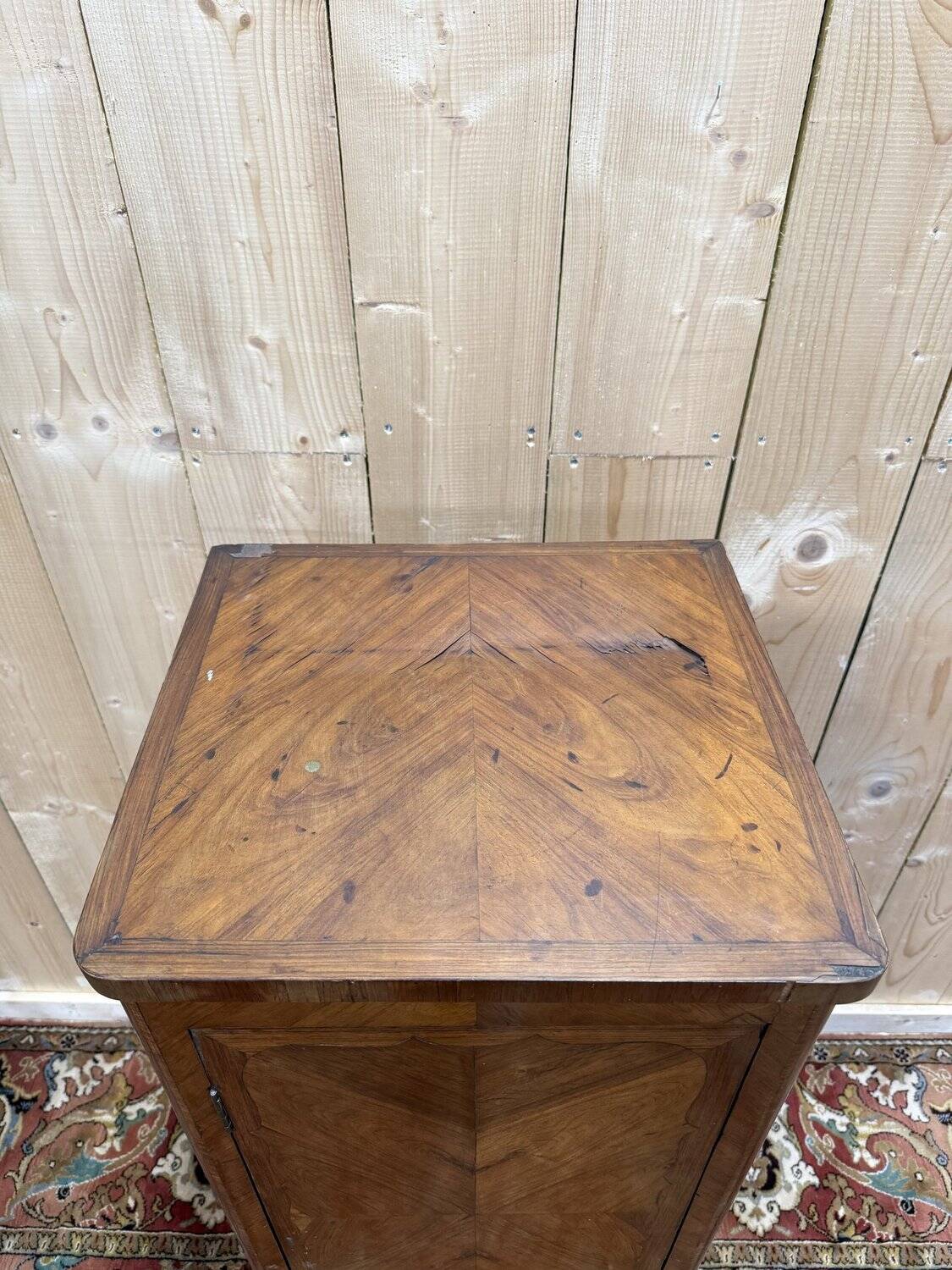 Cabinet - Bonnetière in marquetry in Transition style