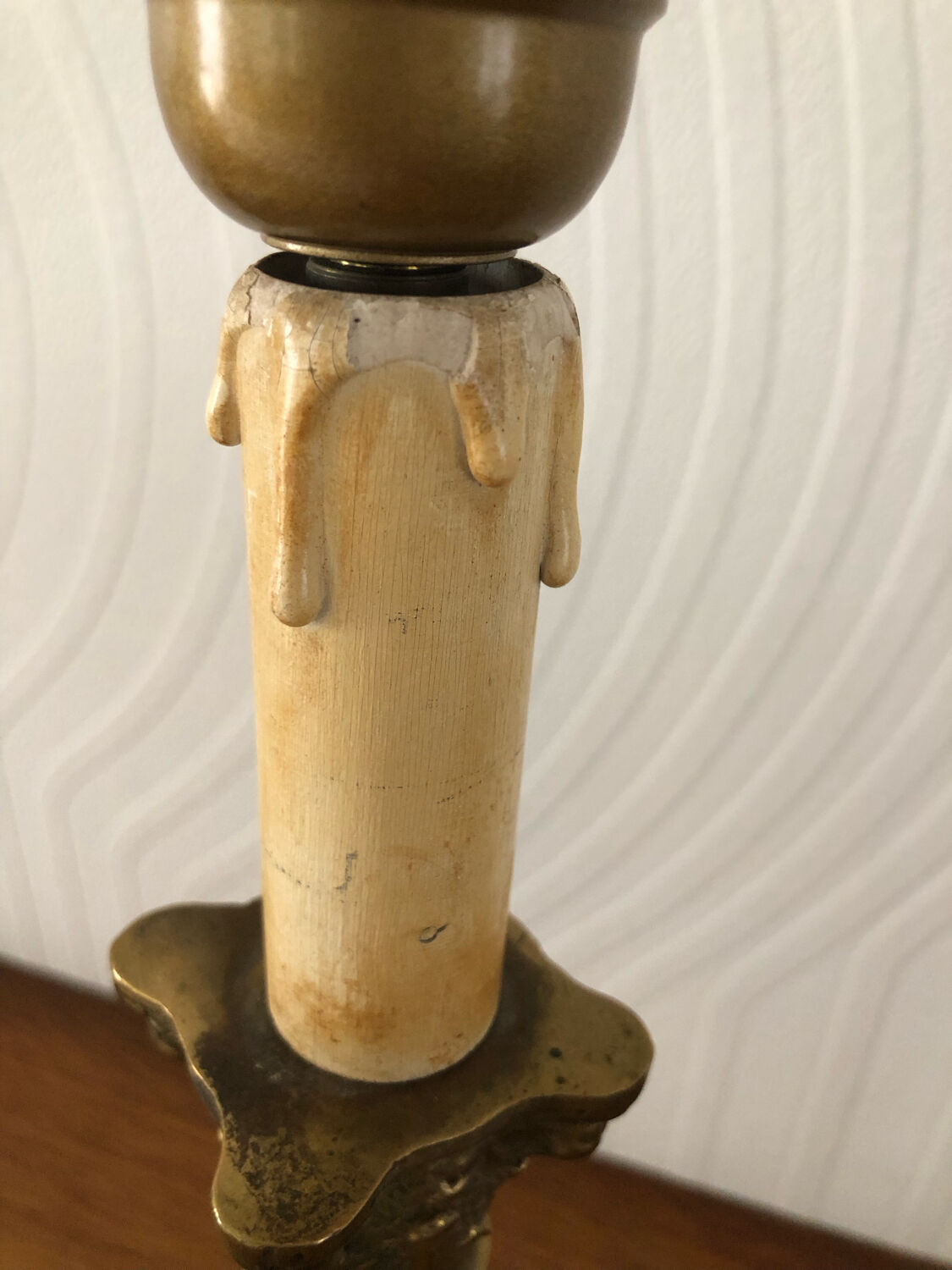 Ancient lamp foot candlestick corinthian column in bronze