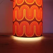 Lampe tube imprimé vagues psychédéliques esprit seventies