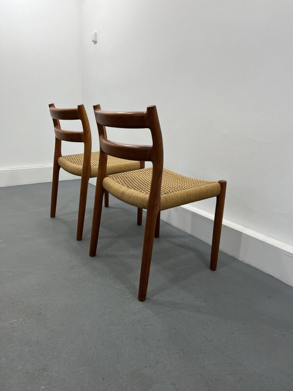 2 chaises de salle à manger danoises en teck du milieu du siècle #84 par Niels O. Møller pour JL Moller