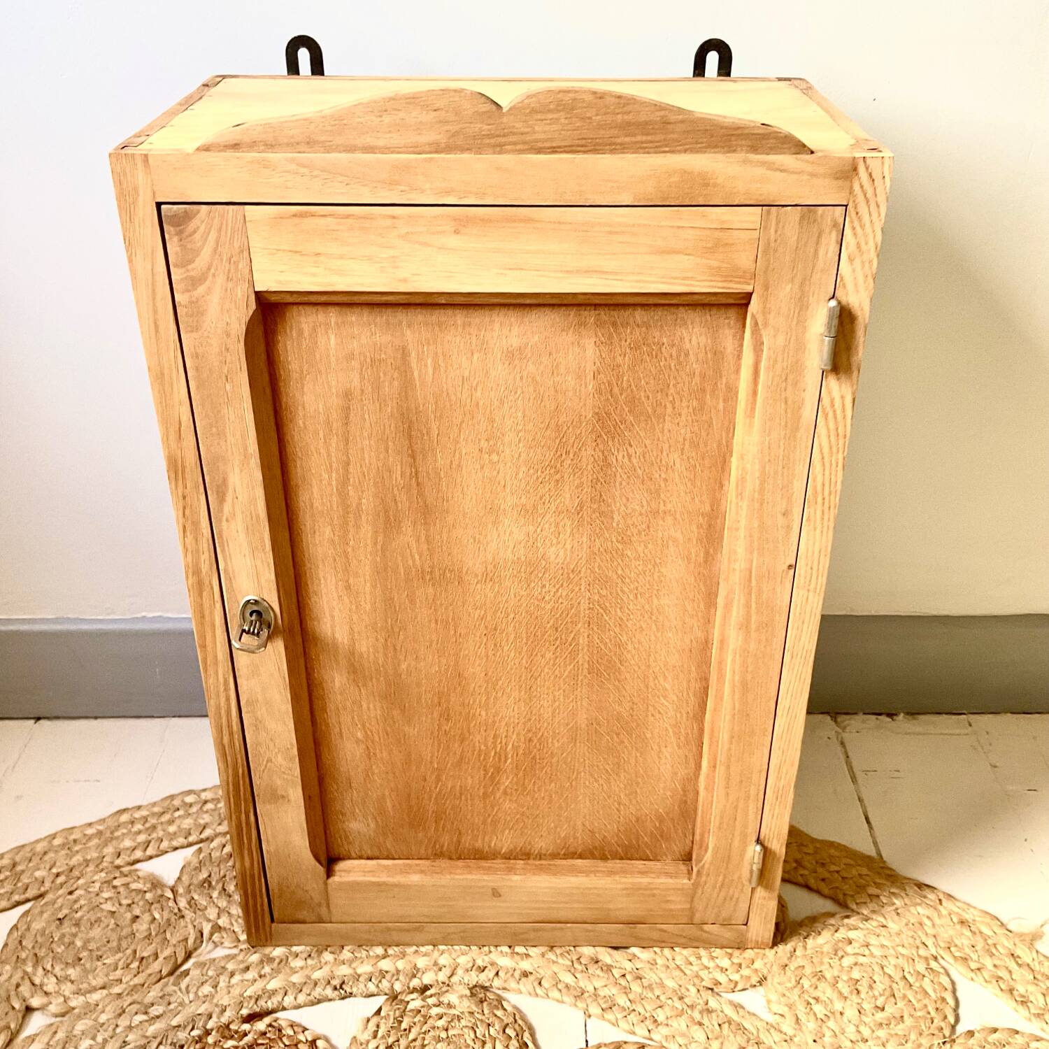 Art Deco bathroom cabinet