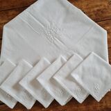 White embroidered tablecloth and 6 matching napkins