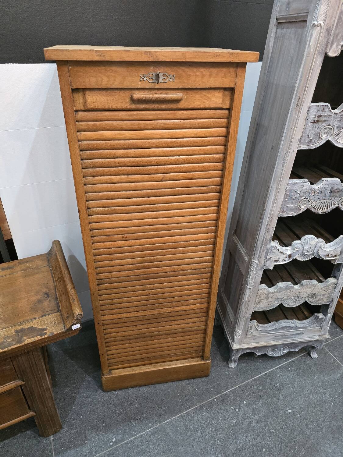Curtain filing cabinet