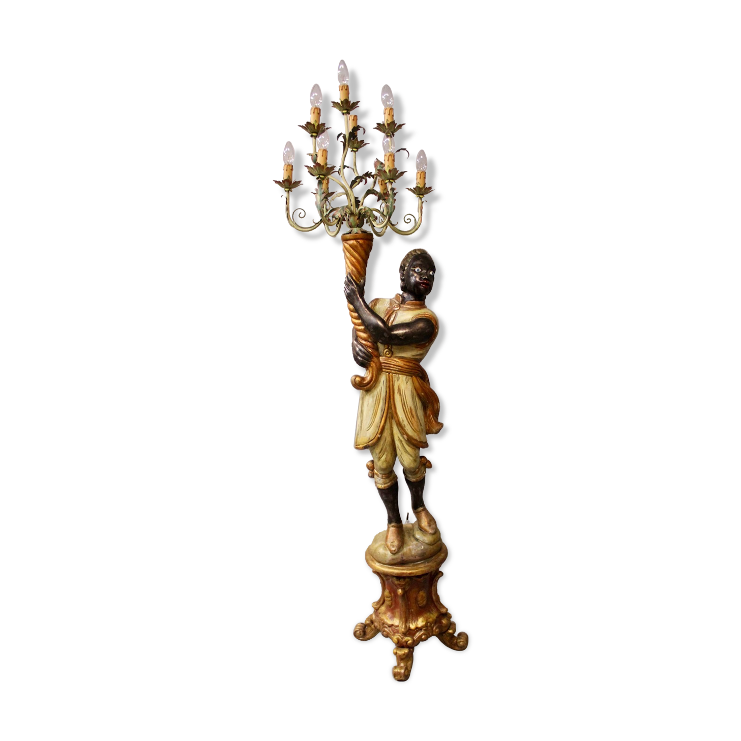 Nubian flare in wood and lacquered metal