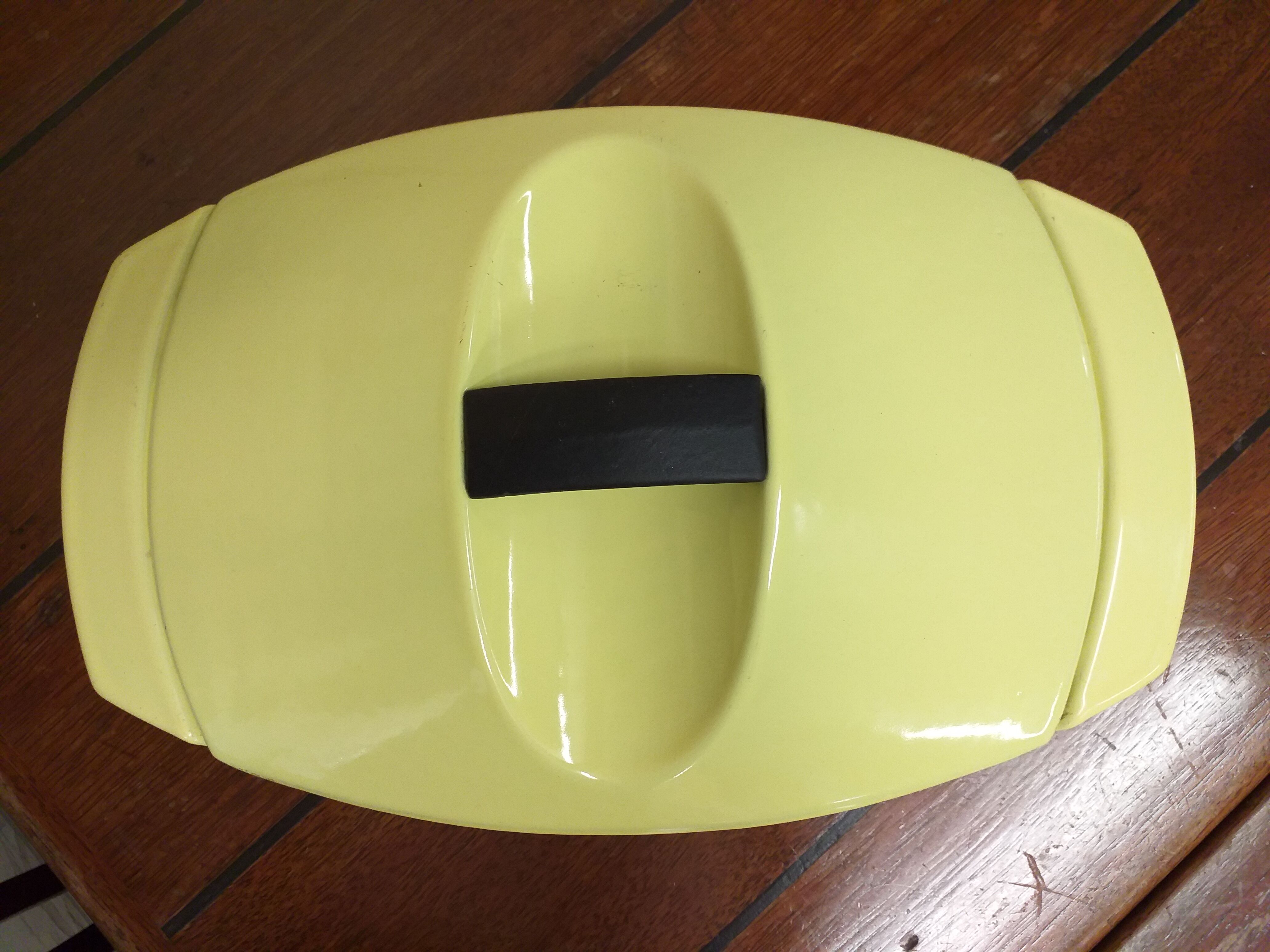 Cocotte jaune Raymond Loewy Le Creuset
