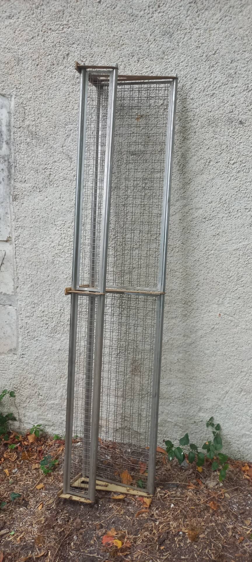 Etagére métallique