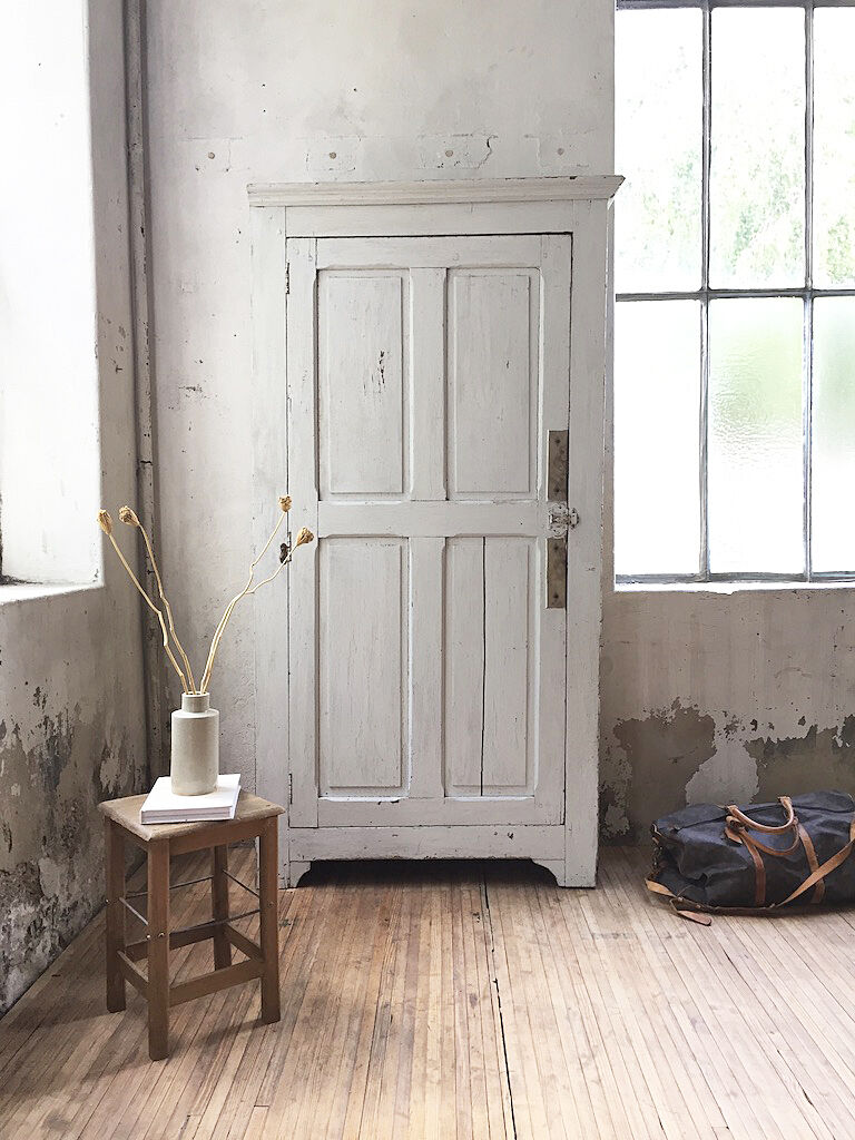 Parisian workshop Cabinet