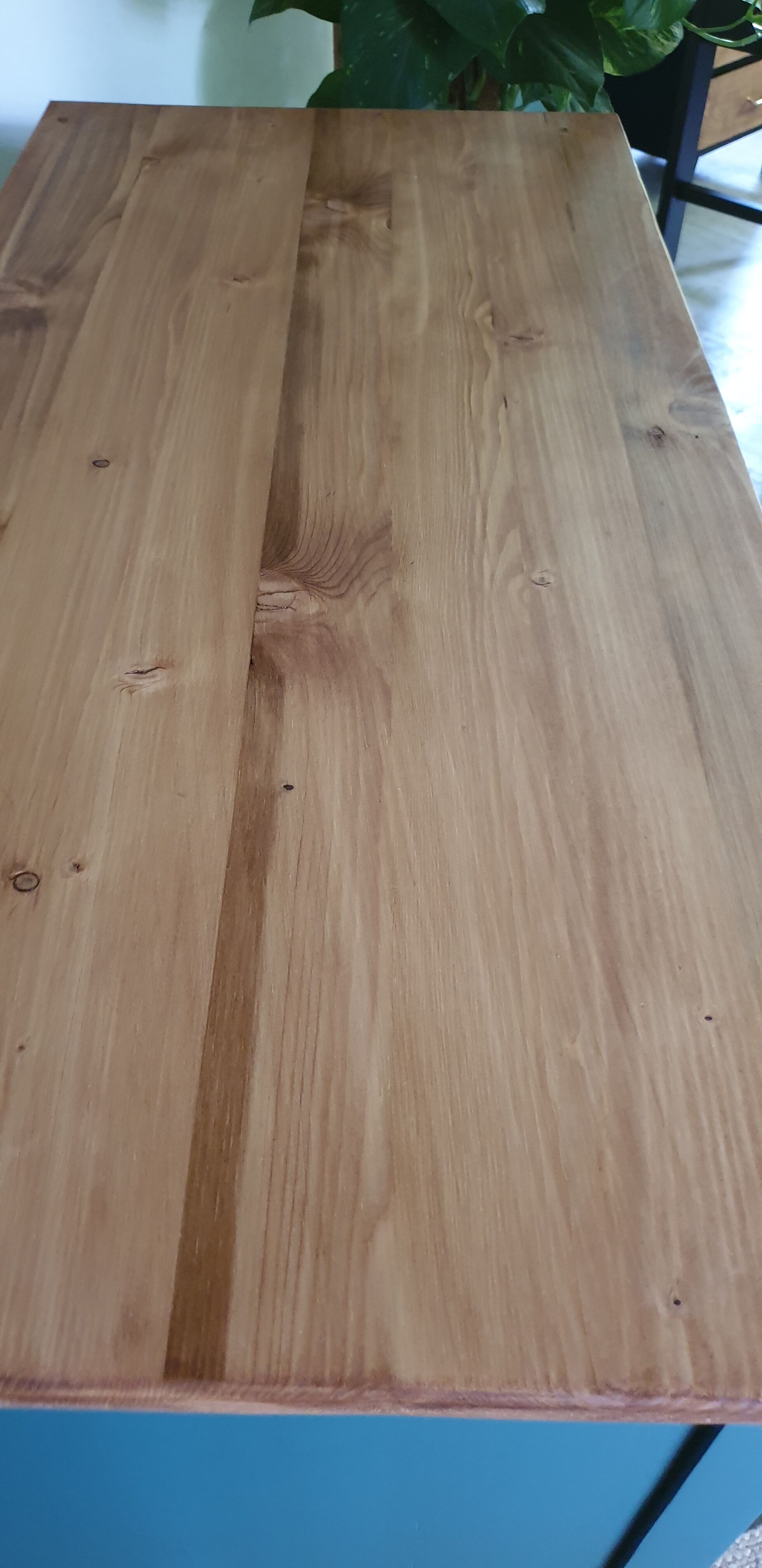 Solid wood chest of drawers