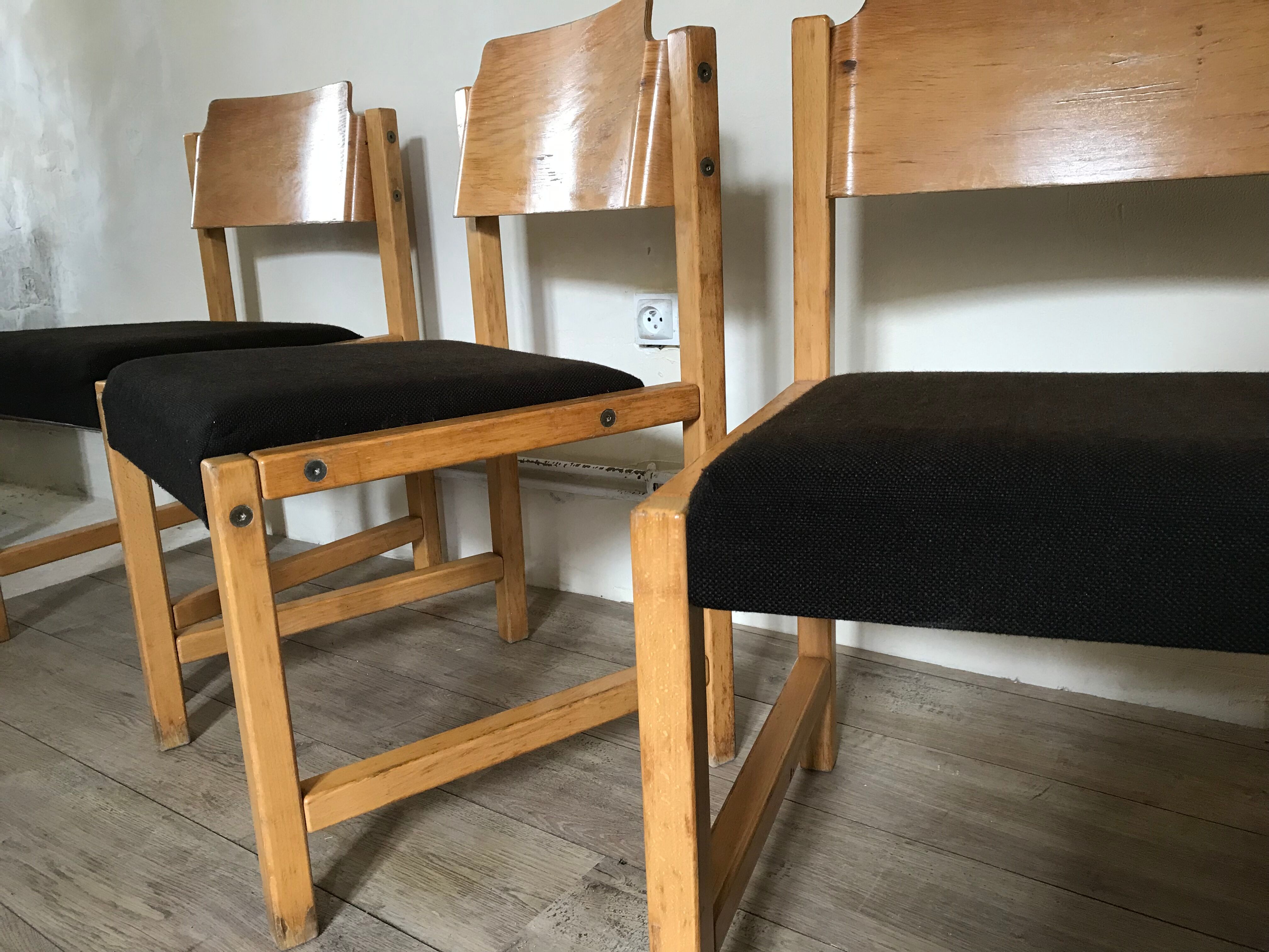 Set of 4 vintage chairs 1980's in beech, thermoformed on the back