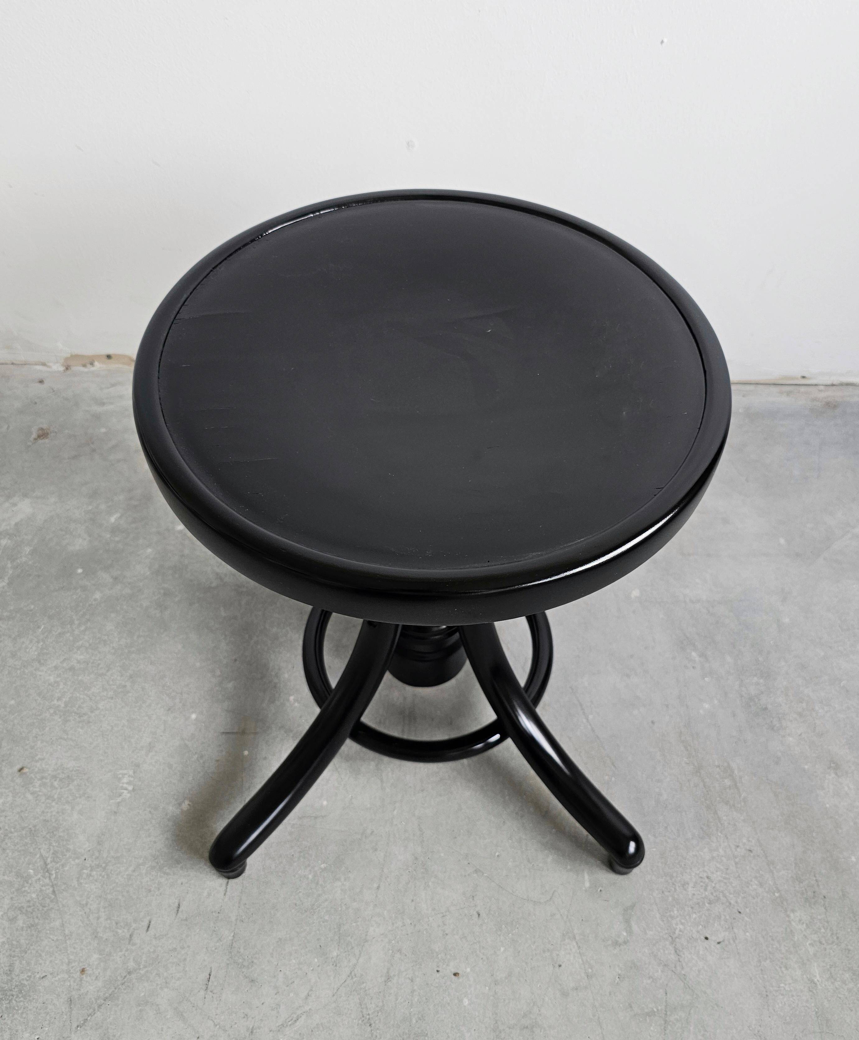 Tabouret de piano en bois courbé par J.J. Kohn, 1900s