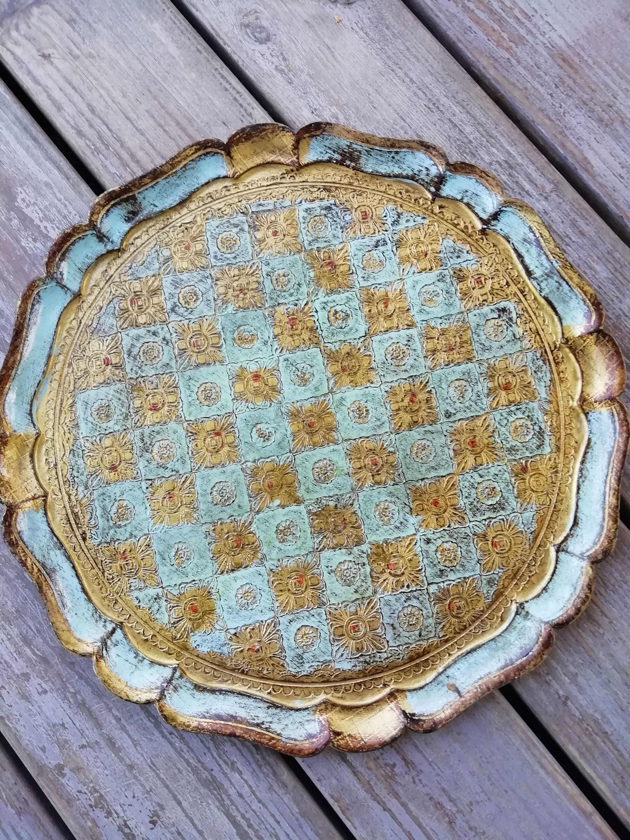 Round Venetian tray
