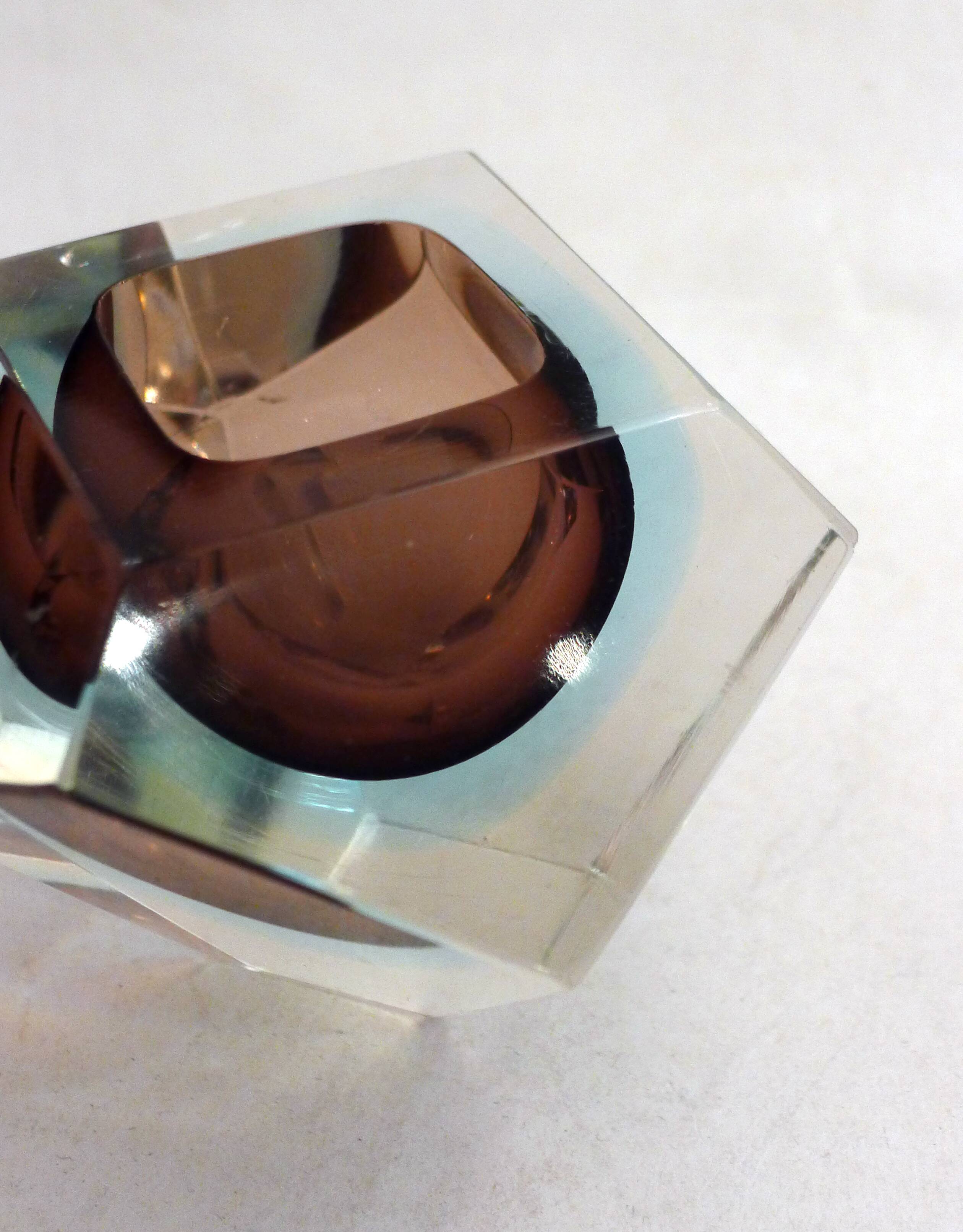 Sommerso faceted ashtray and pocket tray, made of Murano glass.