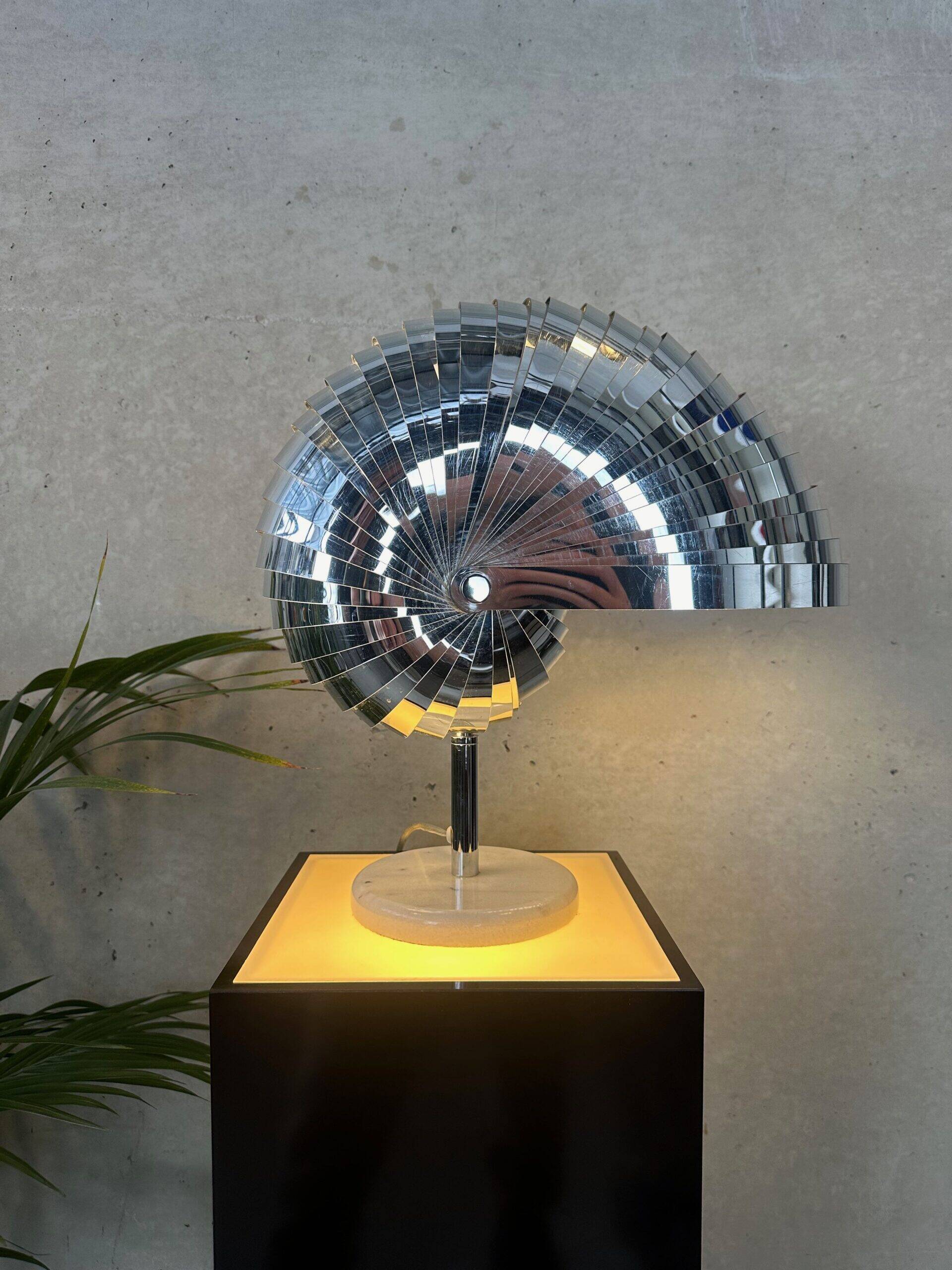 Nautilus table lamp – KARE design