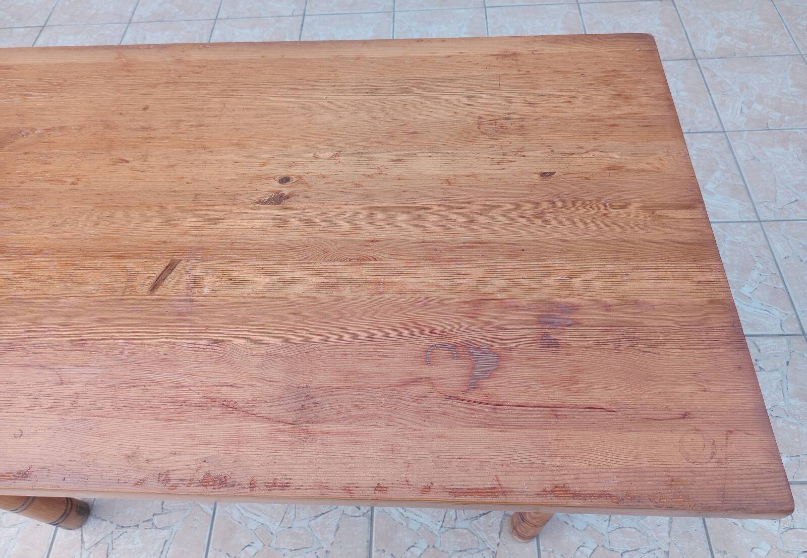 Vintage table in solid pine