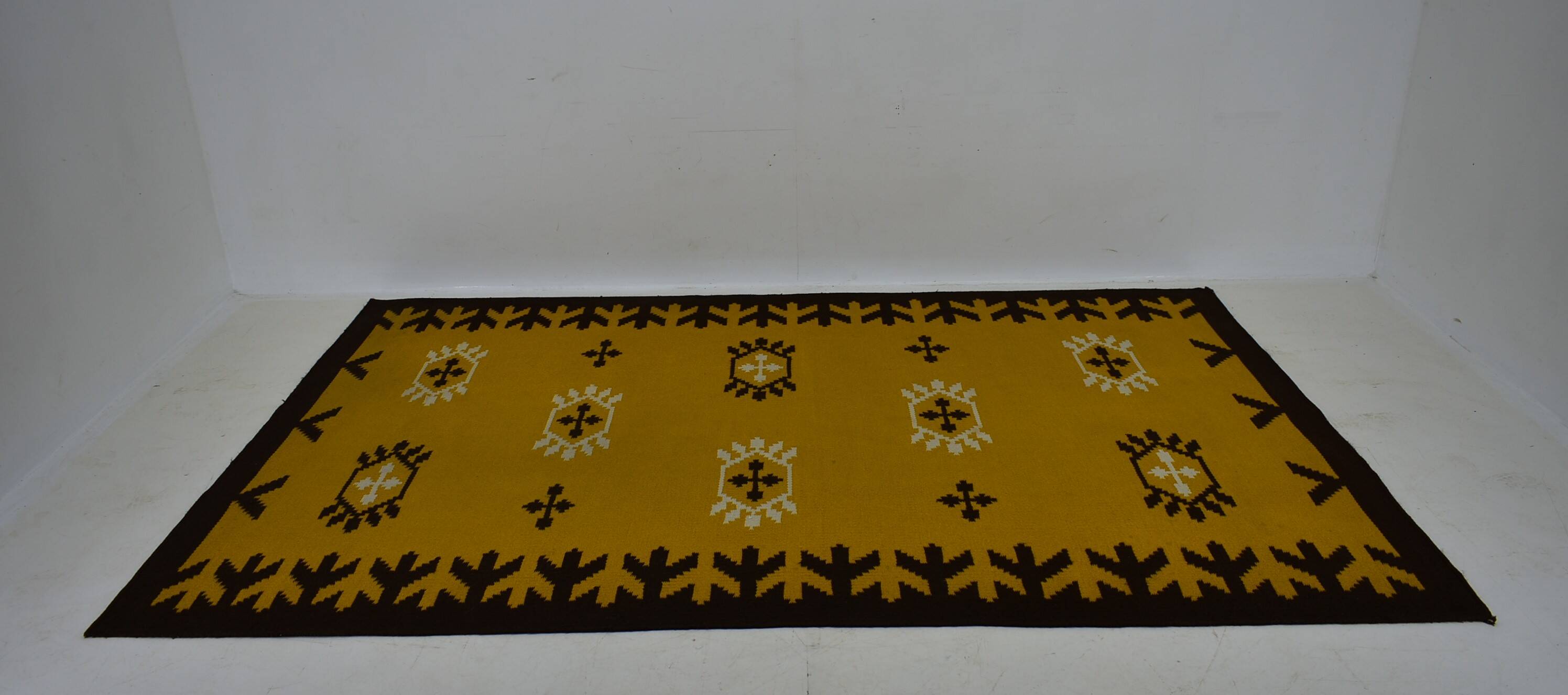 Midcentury design geometric rug / carpet, 1970s / Czechoslovakia
